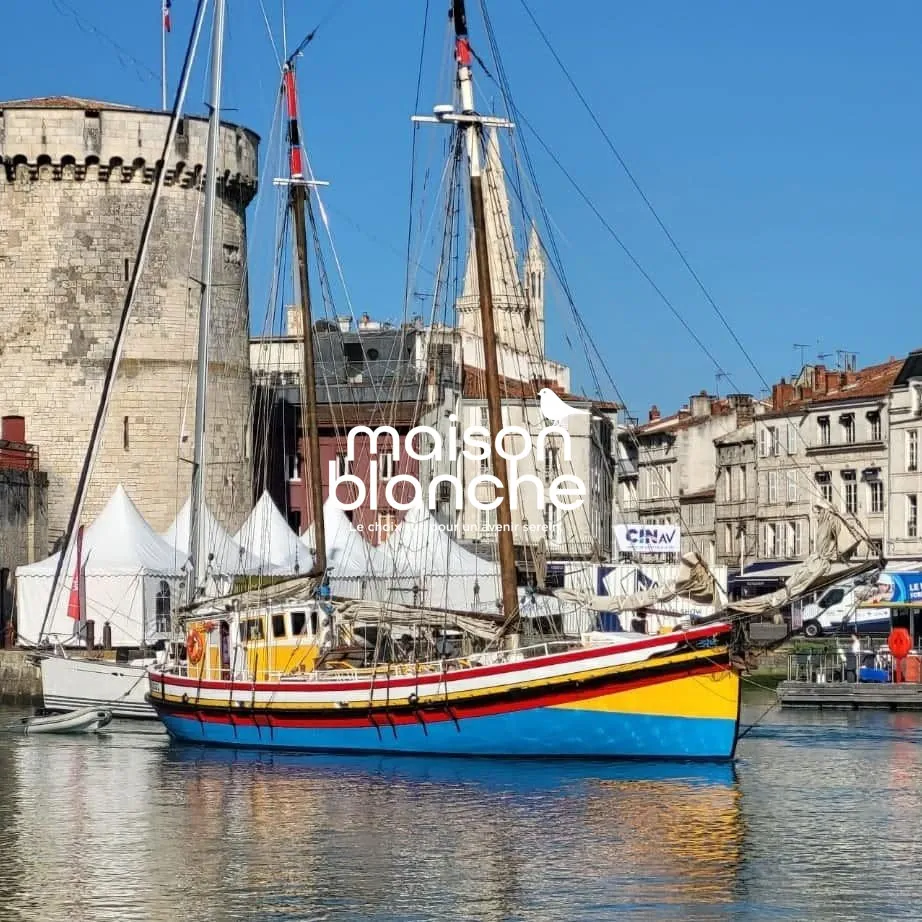 Magnifique Voilier Classique de 1957, Idéal pour Croisières et Événements en France