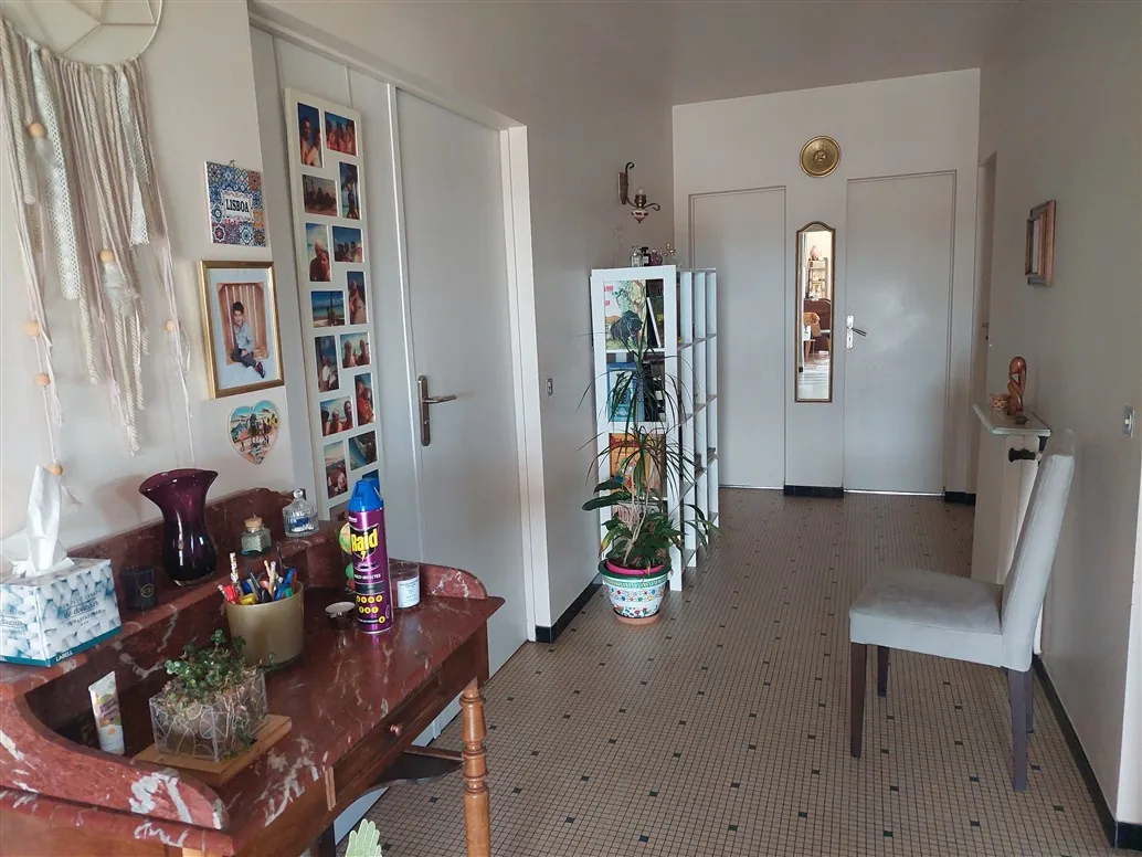 Maison d'architecte à vendre dans le Sud Gironde avec grand terrain et garage 