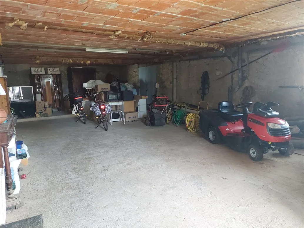 Maison d'architecte à vendre dans le Sud Gironde avec grand terrain et garage 