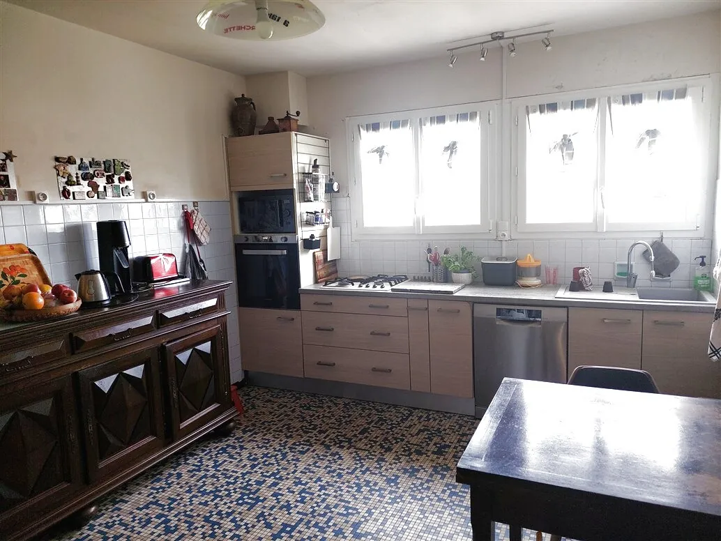 Maison d'architecte à vendre dans le Sud Gironde avec grand terrain et garage 