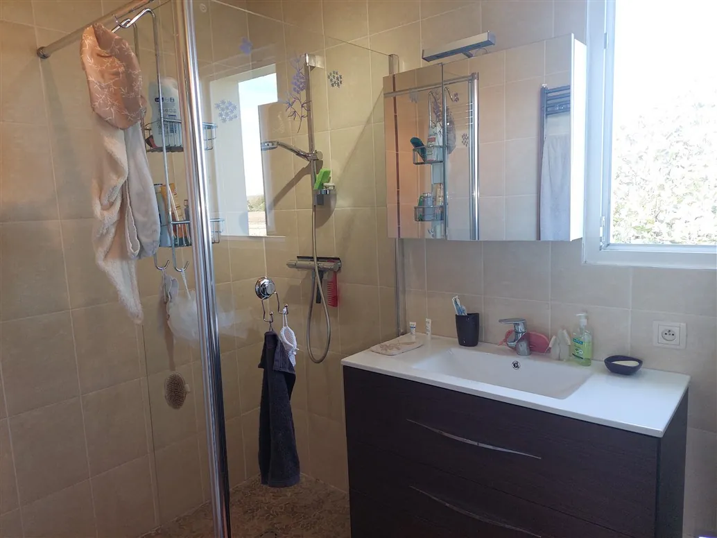 Maison d'architecte à vendre dans le Sud Gironde avec grand terrain et garage 