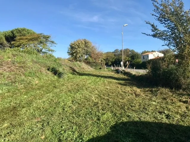 Terrain constructible de 1603 m² à Saint Médard d'Aunis 