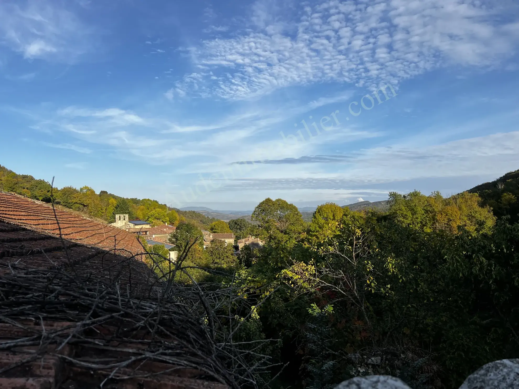 Belle maison de village avec garage, terrasse et cour dans l'Aude