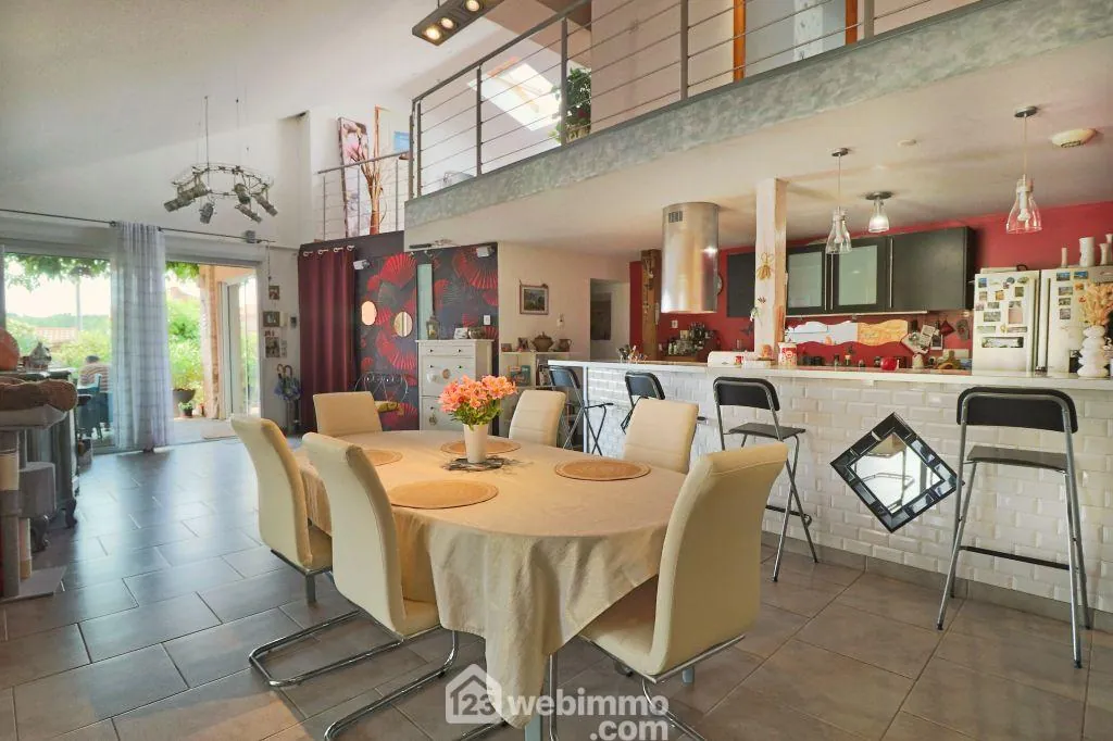 Maison en pierre de 134 m² à Marigny-Chemereau avec jardin et grange aménageable