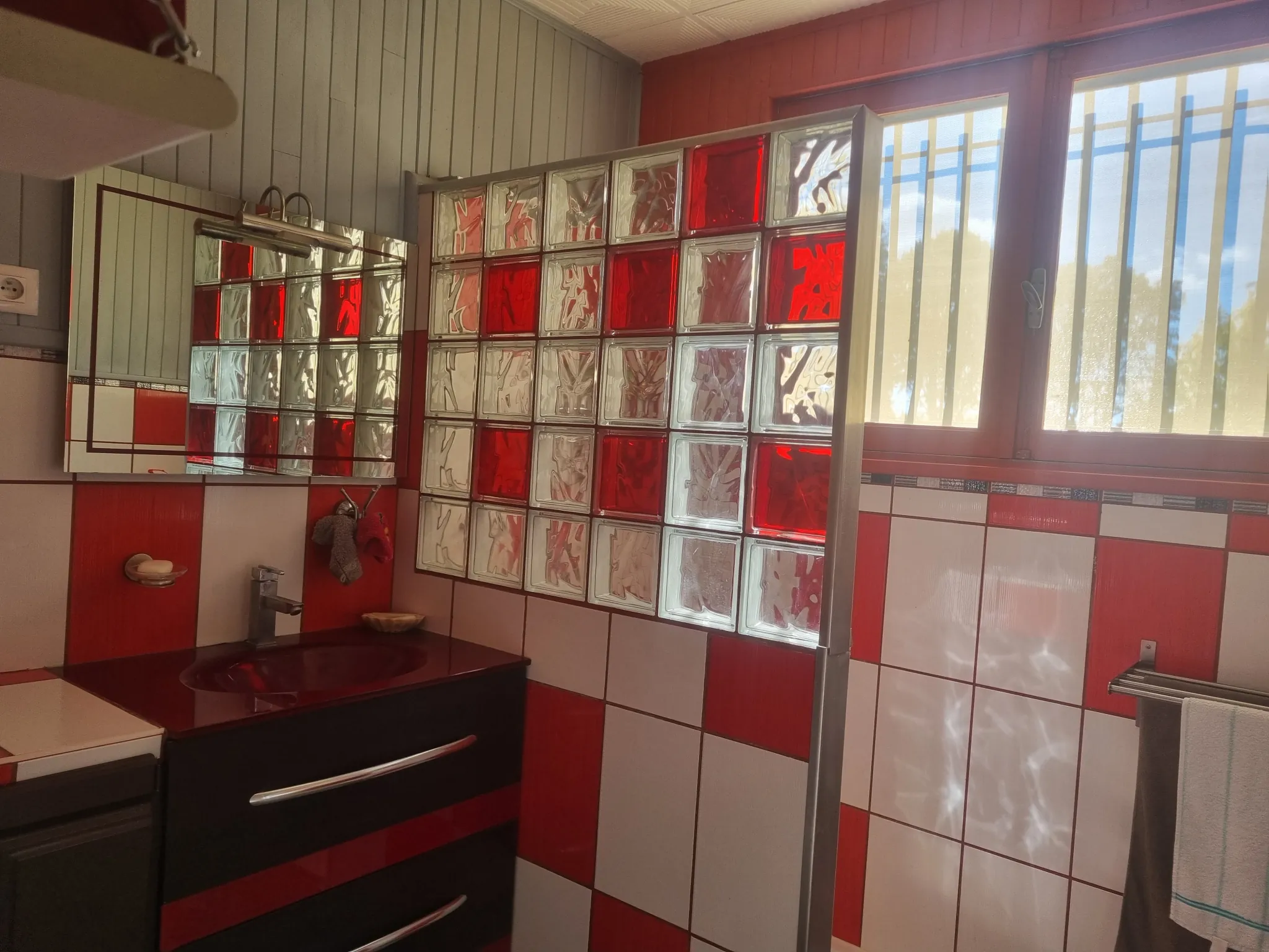 Maison en pierre à Bazas avec grand jardin et terrasse couverte 