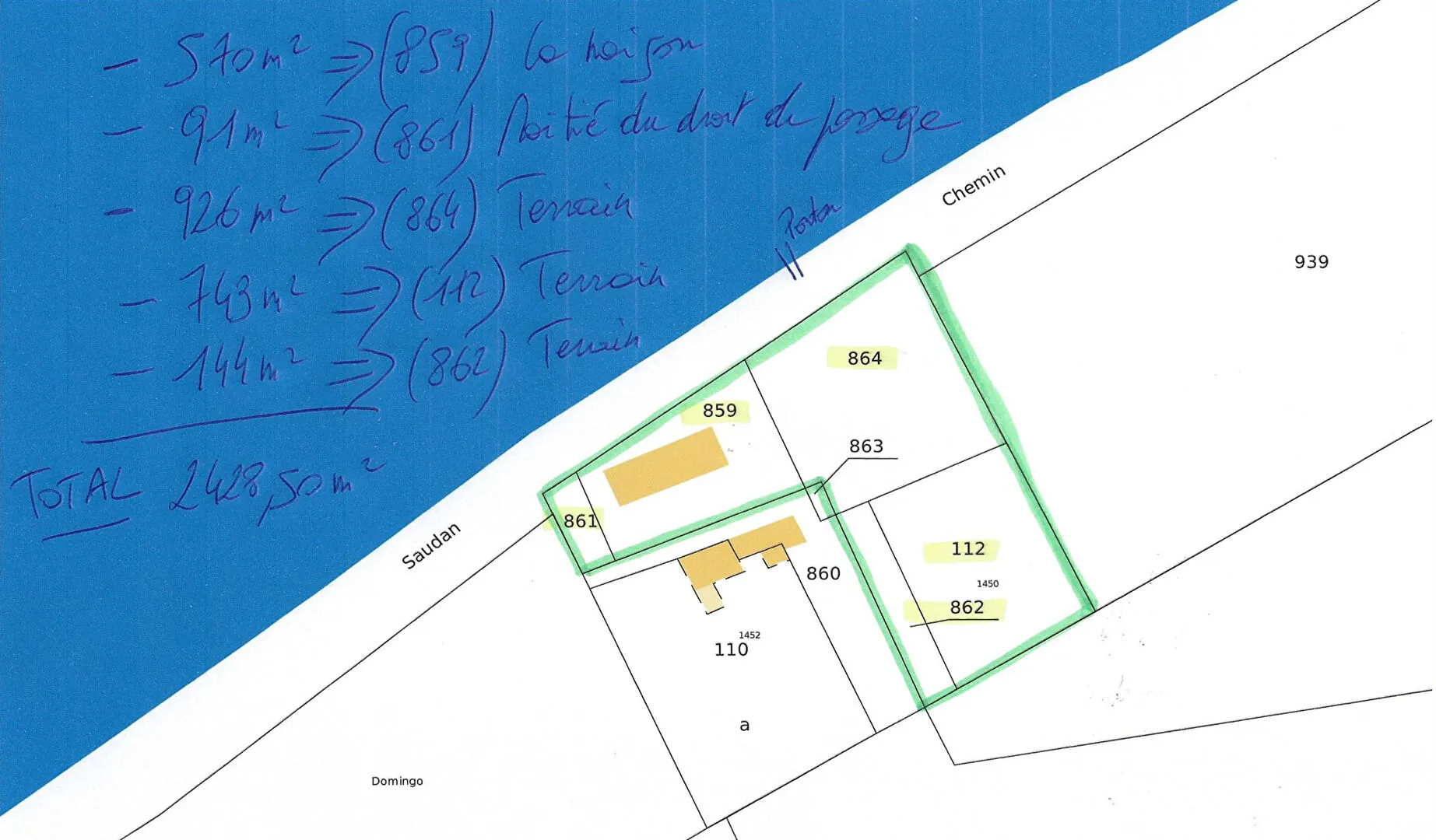 Maison ancienne à Urt avec locataires, grand potentiel d'investissement 