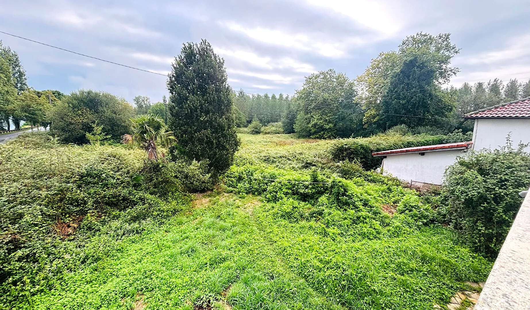 Maison ancienne à Urt avec locataires, grand potentiel d'investissement 