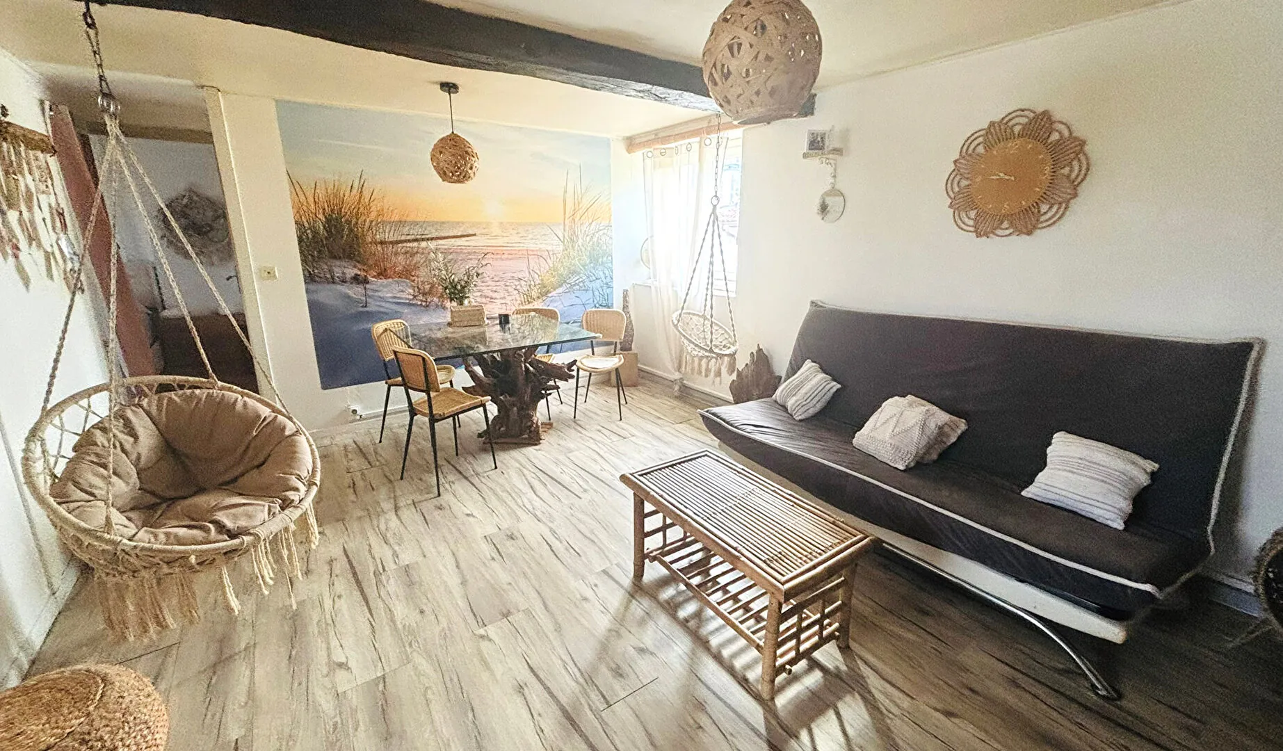 Maison ancienne à Urt avec locataires, grand potentiel d'investissement 