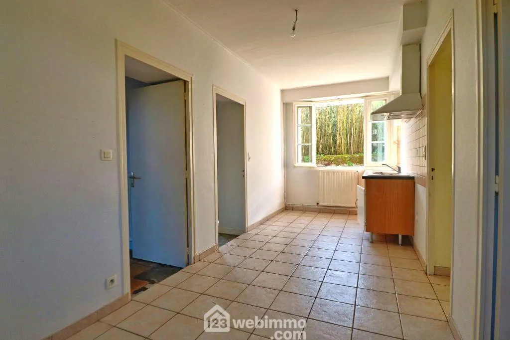 A vendre ensemble de deux maisons à Payré, secteur calme, potentiel de rénovation et revenu locatif immédiat 