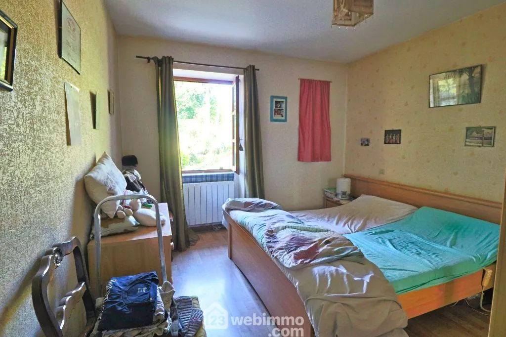 A vendre ensemble de deux maisons à Payré, secteur calme, potentiel de rénovation et revenu locatif immédiat 