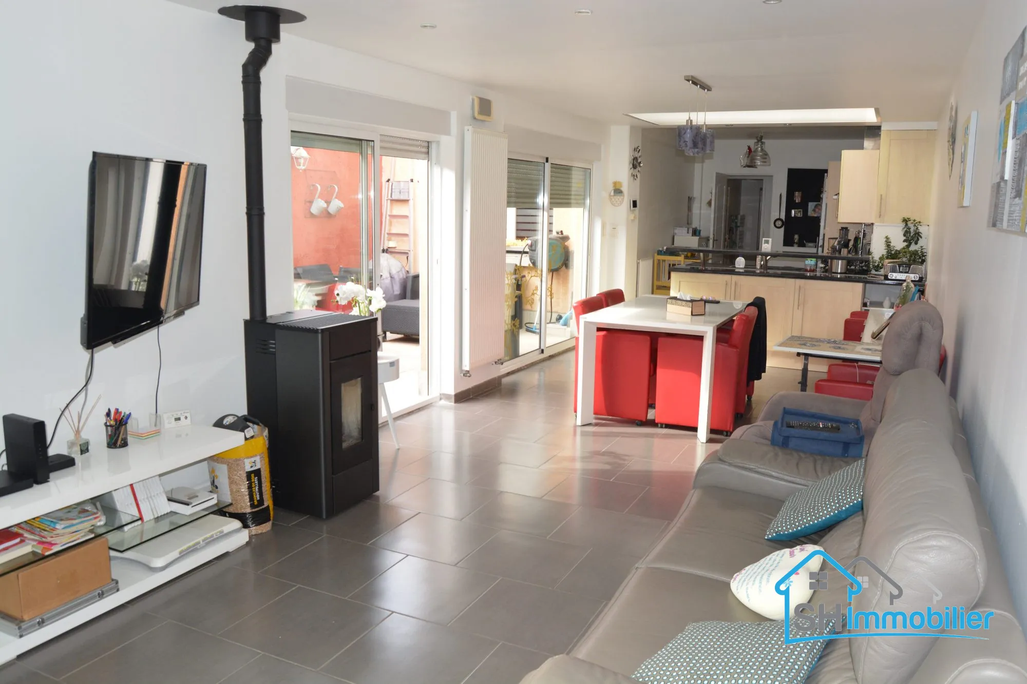 Maison de plain-pied avec 2 chambres, jardin et parking à Wattrelos 