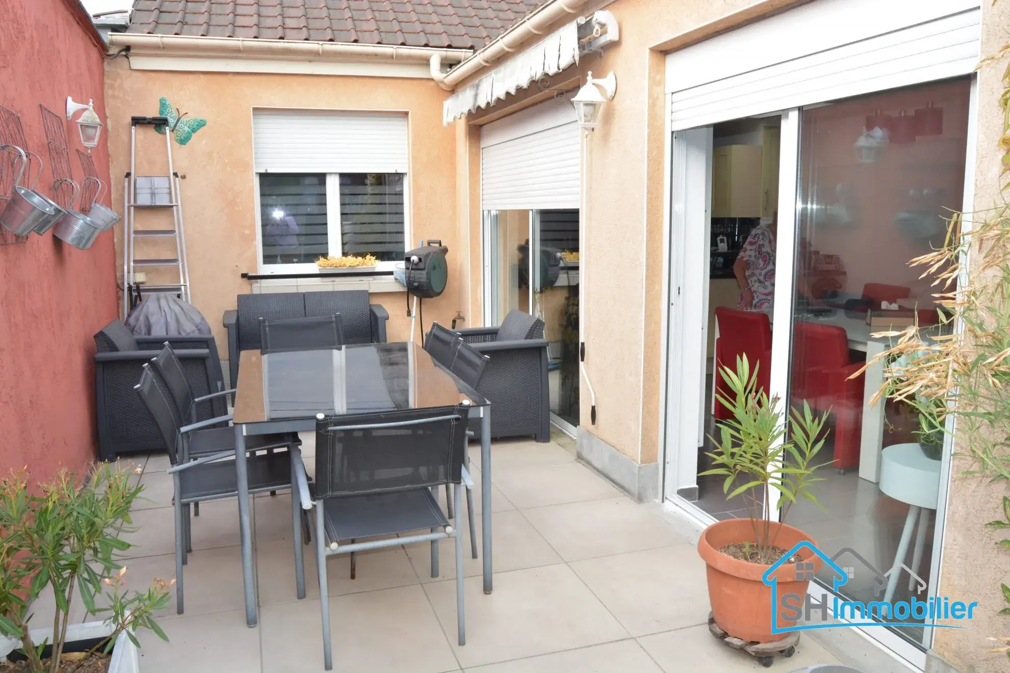 Maison de plain-pied avec 2 chambres, jardin et parking à Wattrelos 