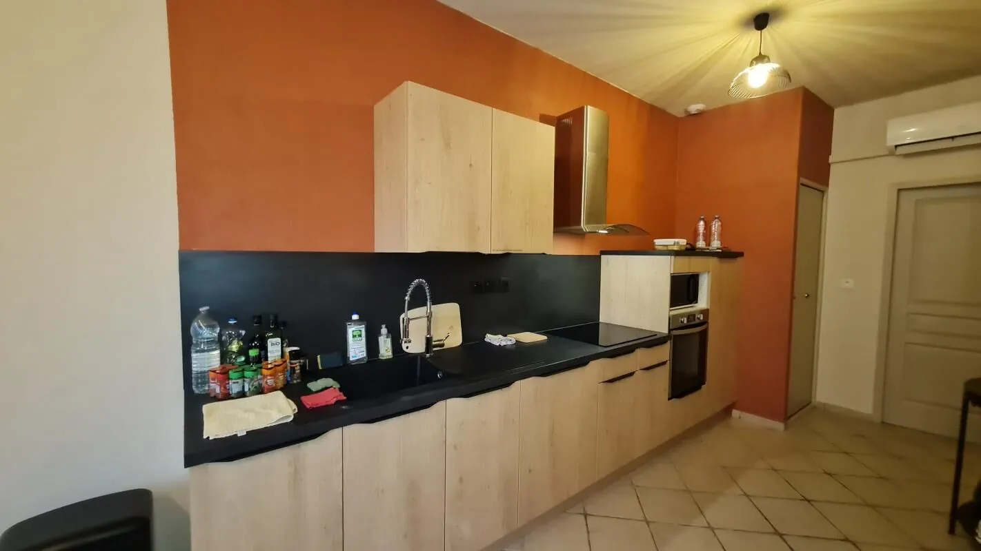 Appartement T2 à vendre à Avignon avec terrasse et location en cours 