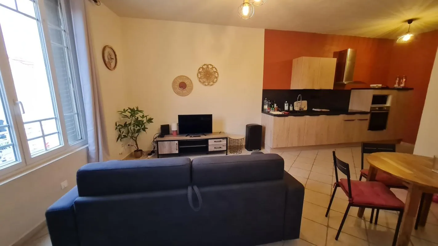 Appartement T2 à vendre à Avignon avec terrasse et location en cours 