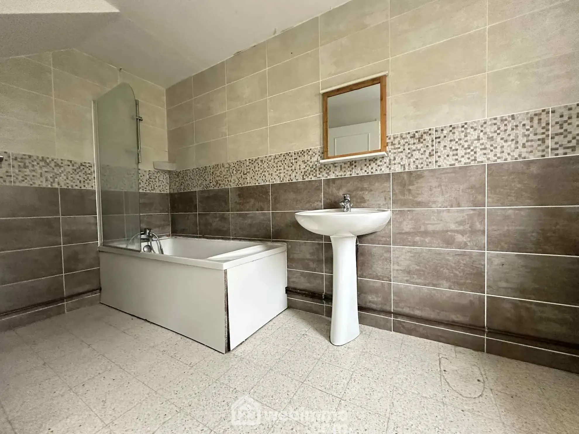 Vente maison de ville de 85 m² à Sissonne avec jardin et garage 