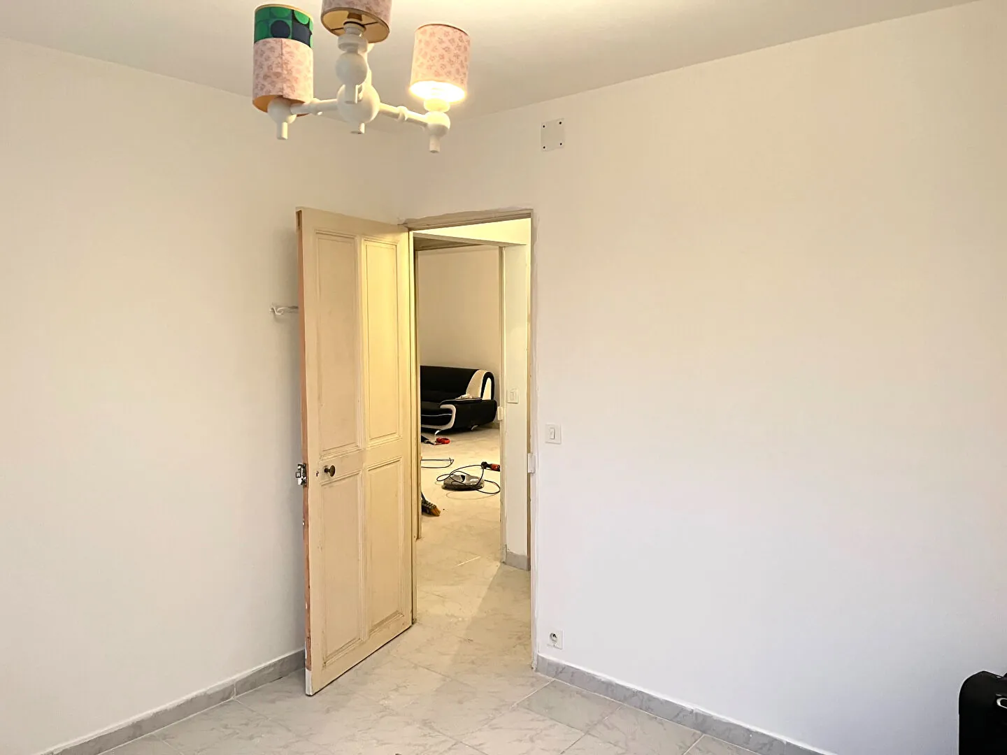 Partie de maison à Apt avec garage, séjour et chambre - Quartier calme 
