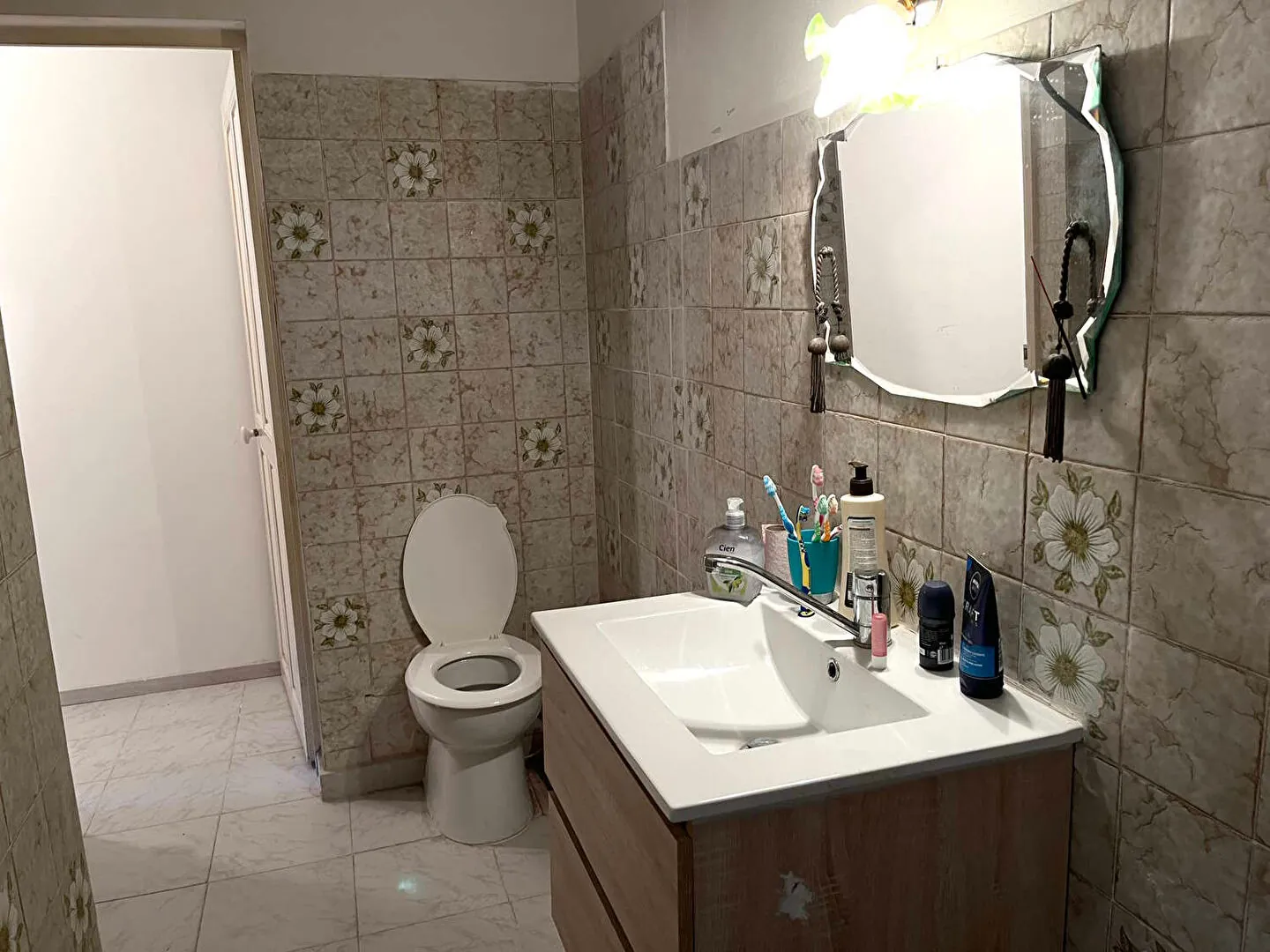 Partie de maison à Apt avec garage, séjour et chambre - Quartier calme 