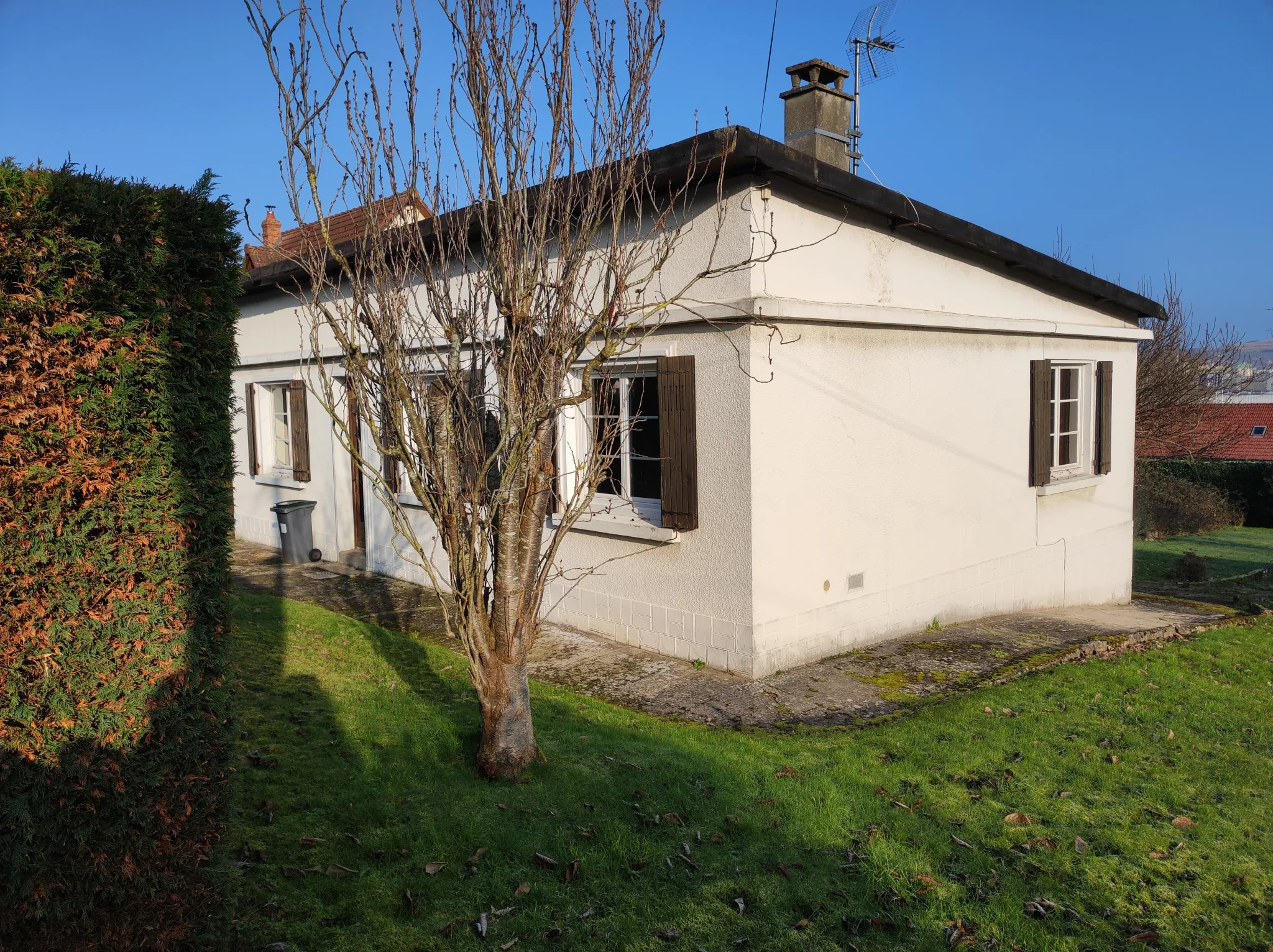 Maison de plain-pied à rénover au parc Sainte-Croix à Eu 