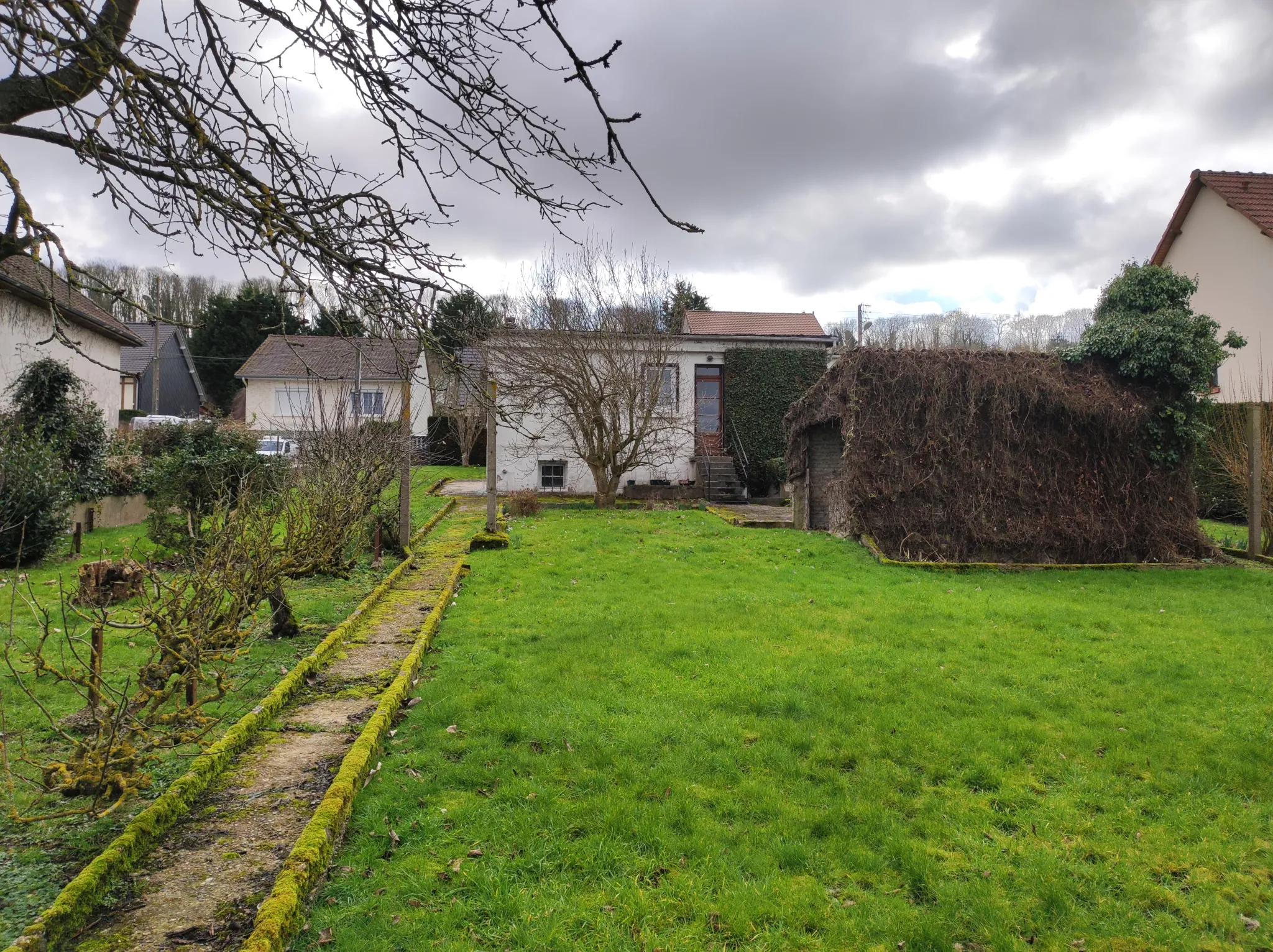 Maison de plain-pied à rénover au parc Sainte-Croix à Eu 
