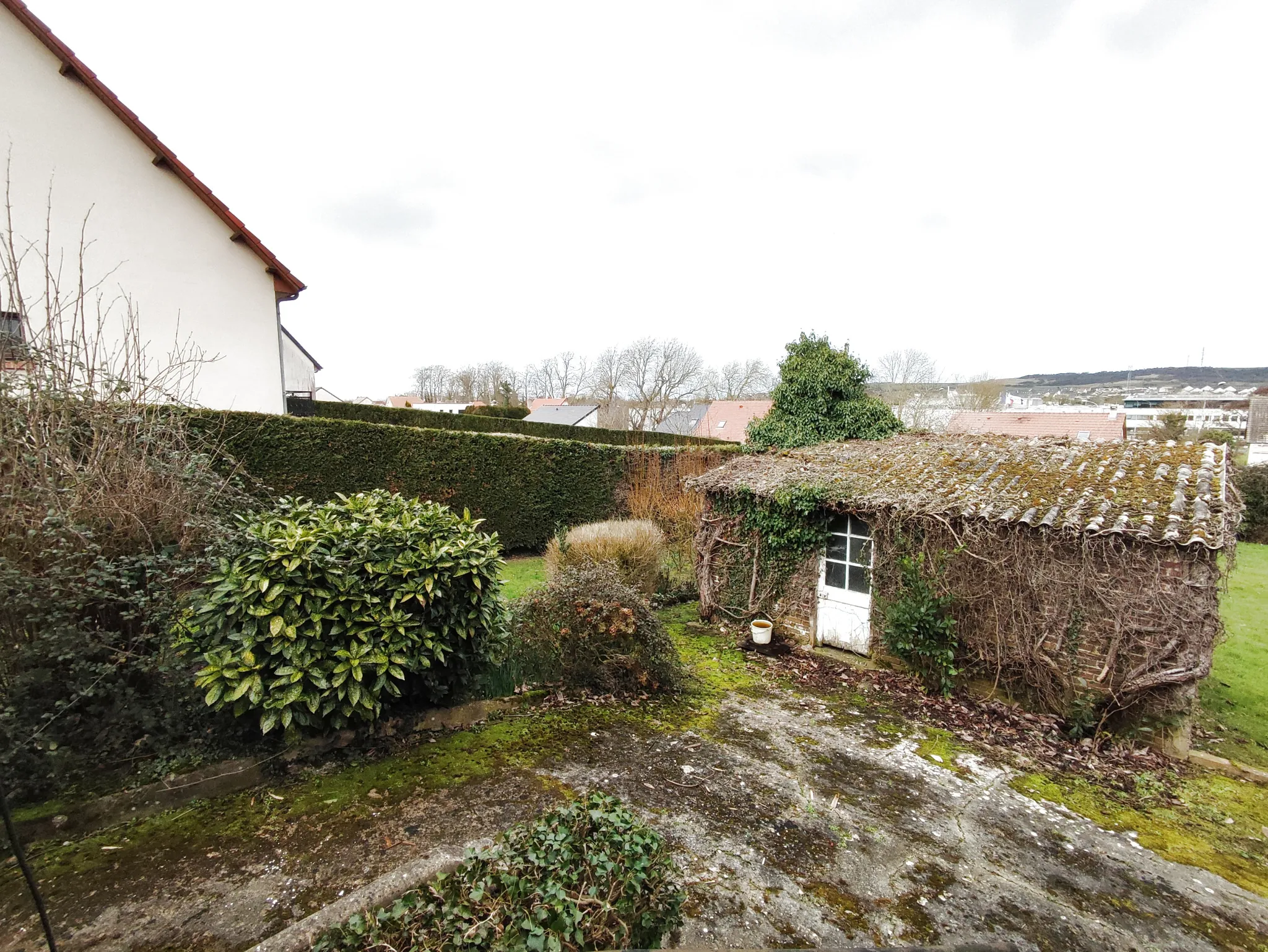 Maison de plain-pied à rénover au parc Sainte-Croix à Eu 