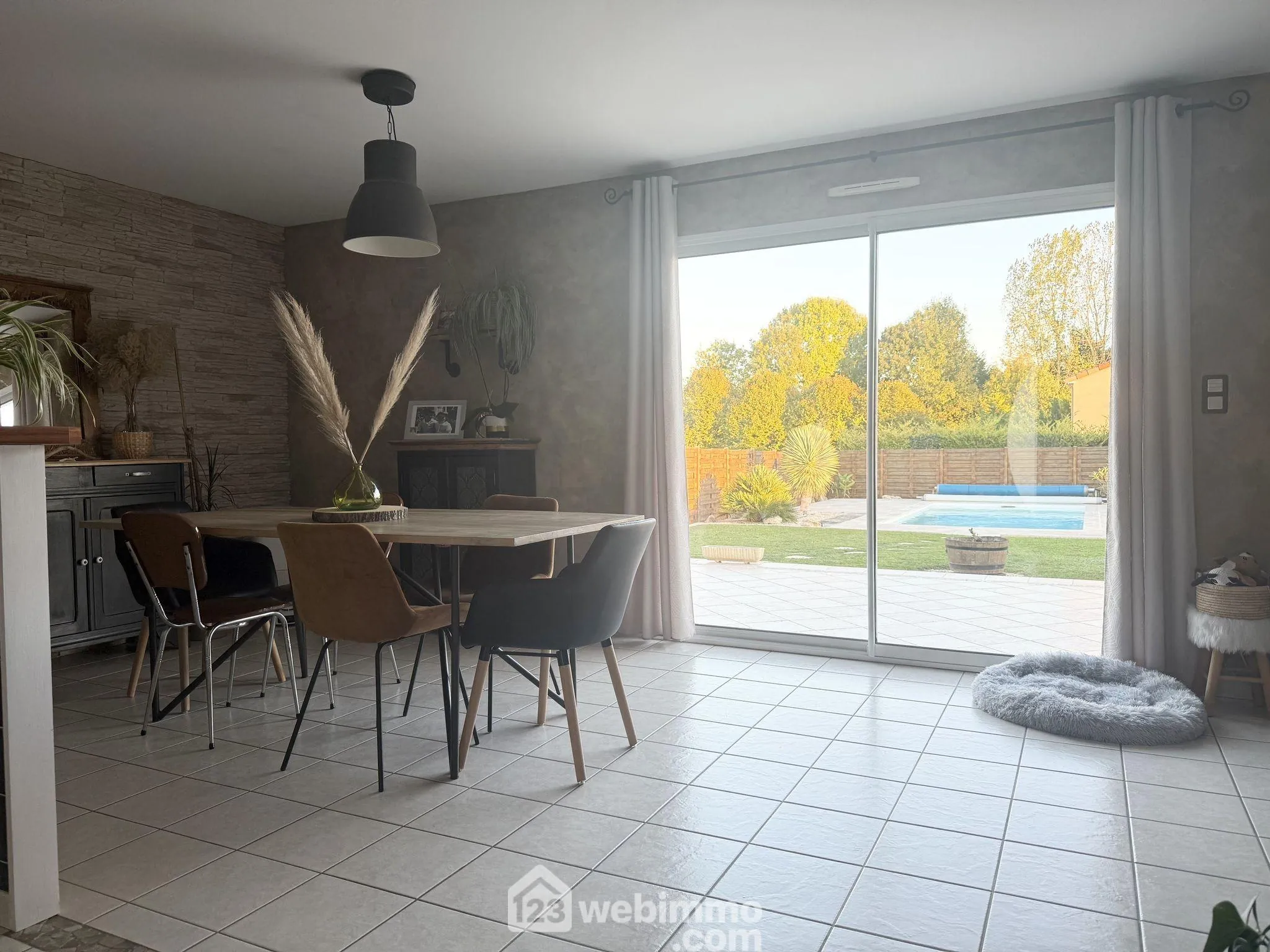 Maison de 103 m² avec piscine à Champigny en Rochereau - Terrain de 1092 m² 