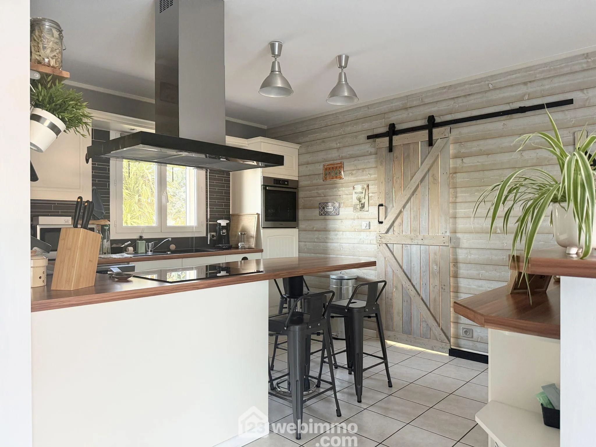 Maison de 103 m² avec piscine à Champigny en Rochereau - Terrain de 1092 m² 