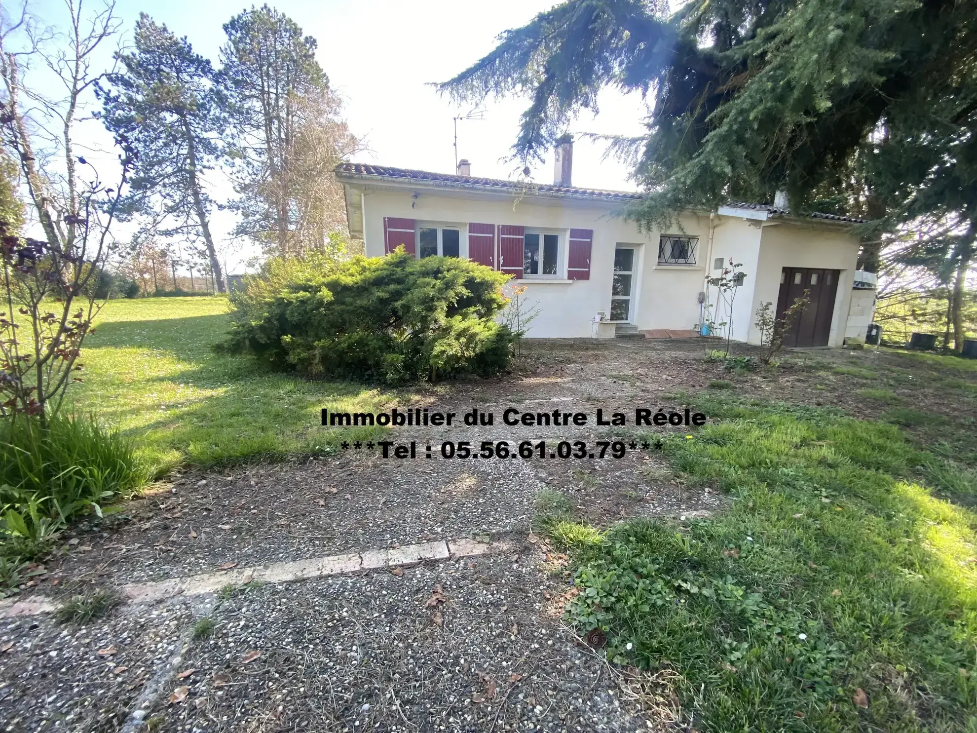 Maison de plain-pied 85 m² avec dépendances sur terrain arboré à Monségur