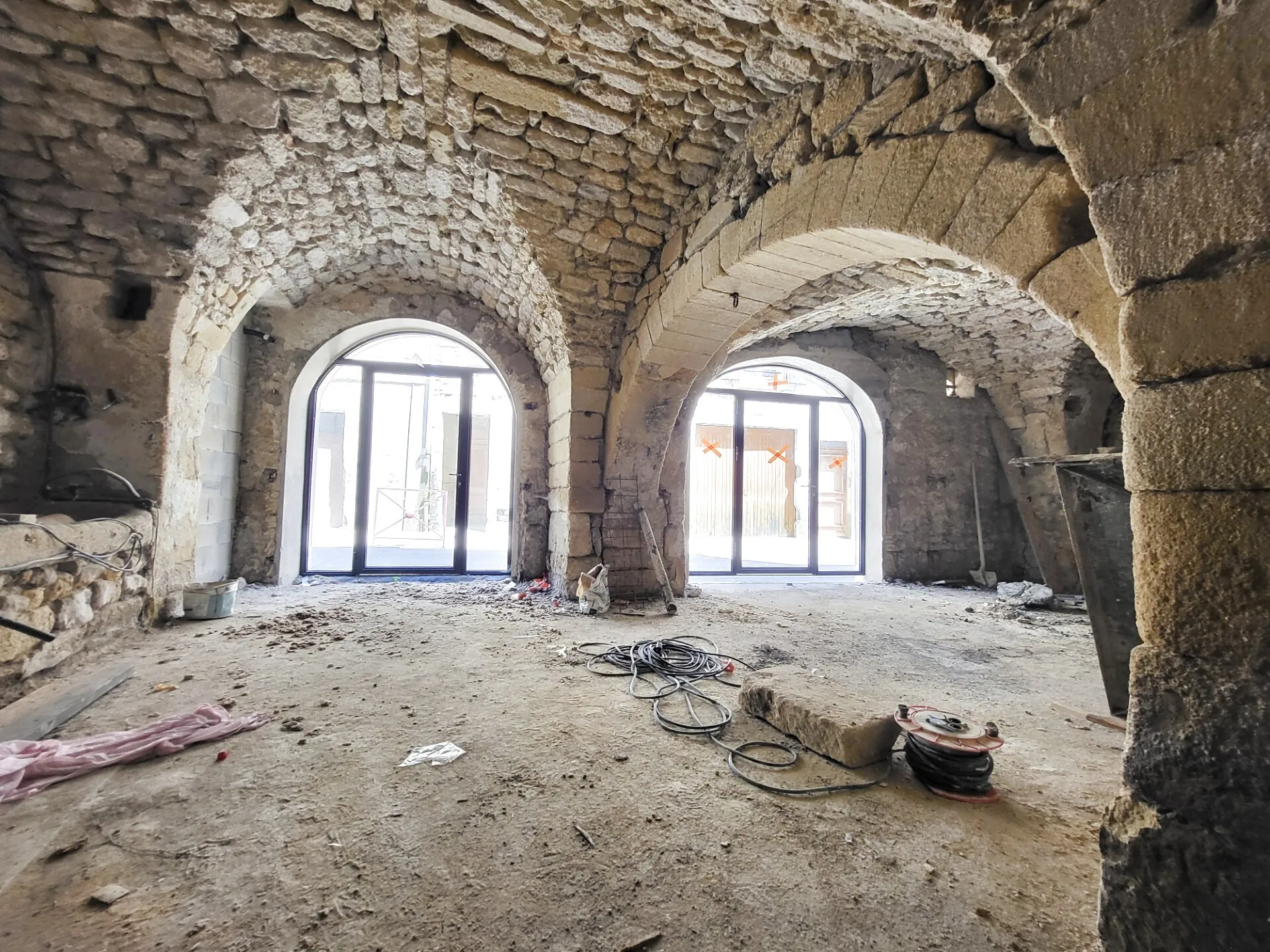 A vendre bureaux ou local commercial de 140 m² à Sommieres 