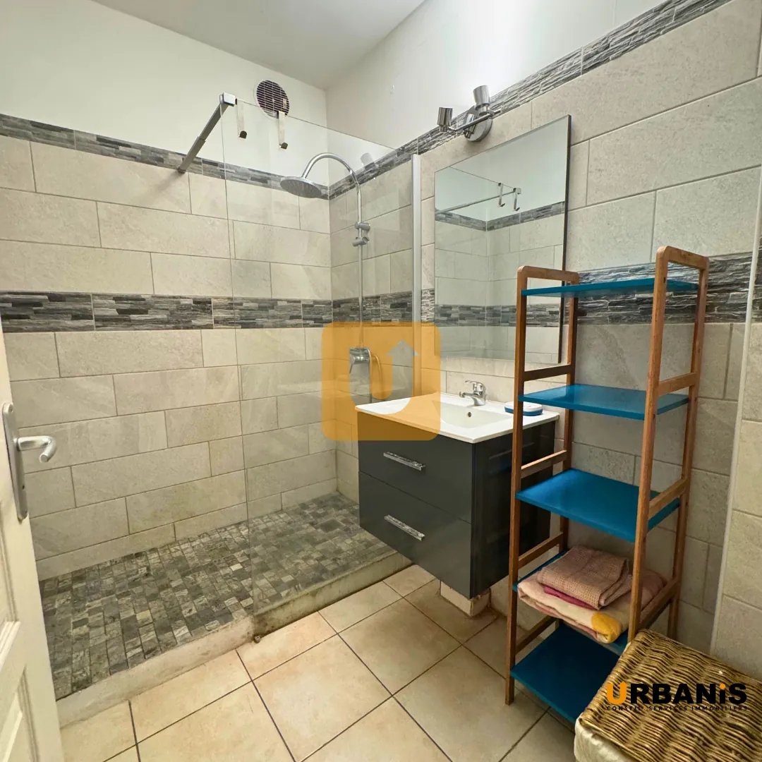 Appartement T3 de 60m² à La Plaine Saint-Paul avec terrasse et parking 