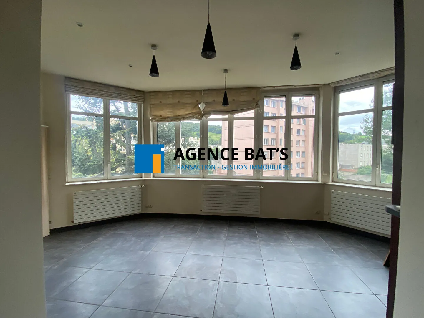 Appartement lumineux de 89 m² avec terrasse à Saint-Étienne