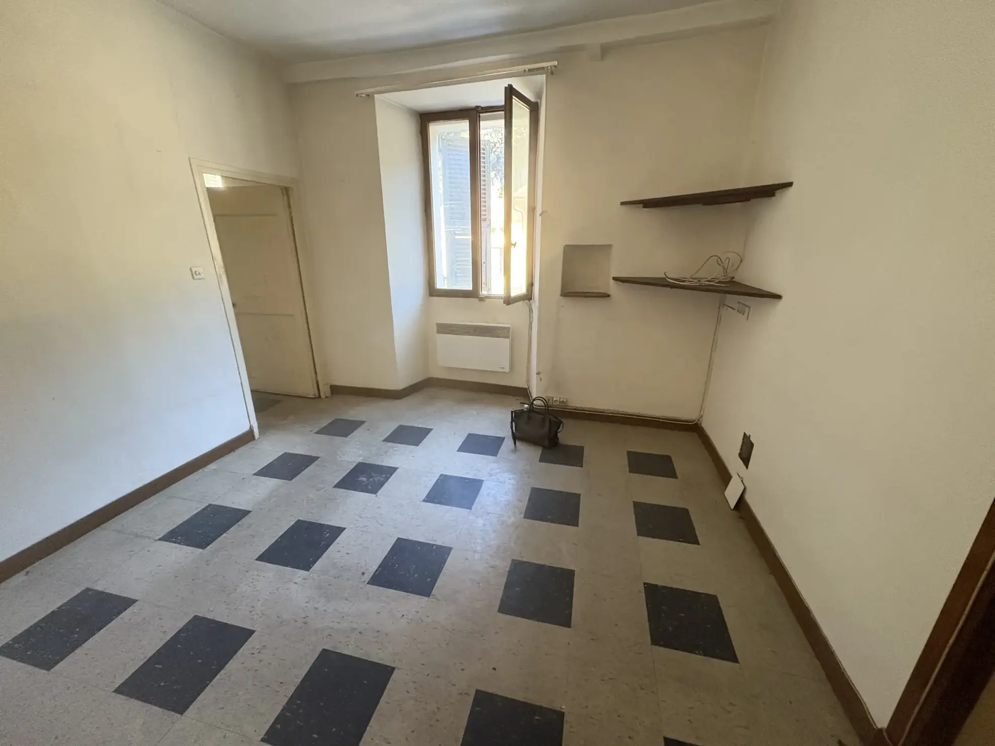 Maison de village à rénover avec terrasse à Fontan dans les Alpes-Maritimes 