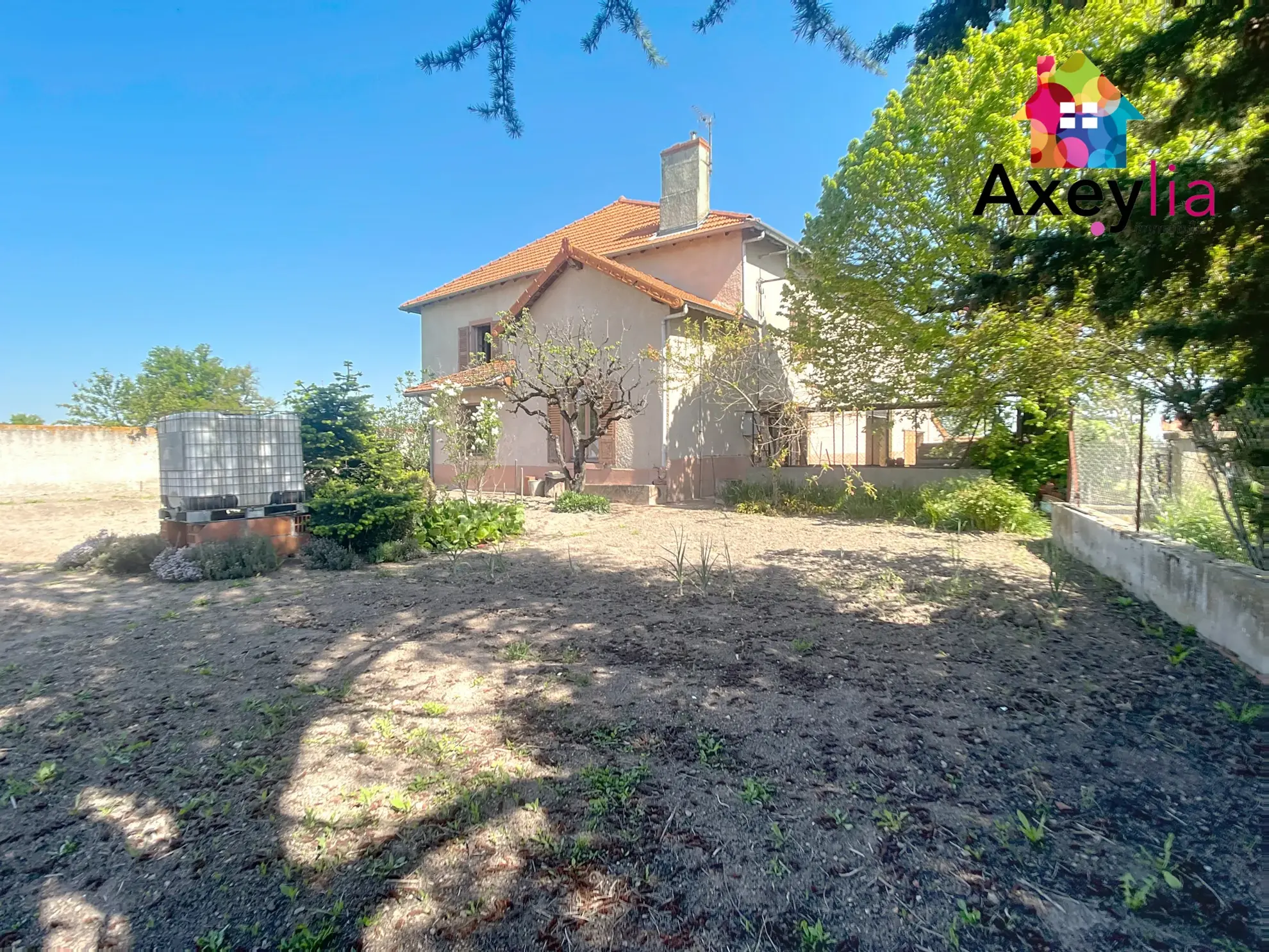 Ancien corps de ferme à vendre à Saint-Romain-la-Motte, 115 m² avec terrain de 1623 m²