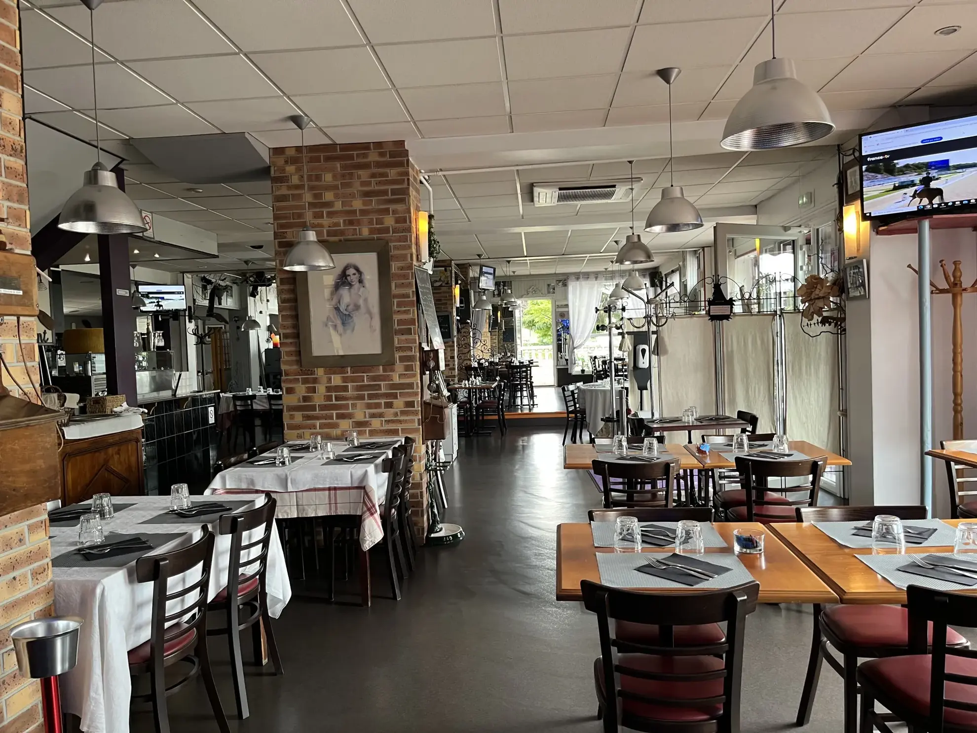 Immeuble de 480 m² à vendre au Trait, opportunité d'investissement 