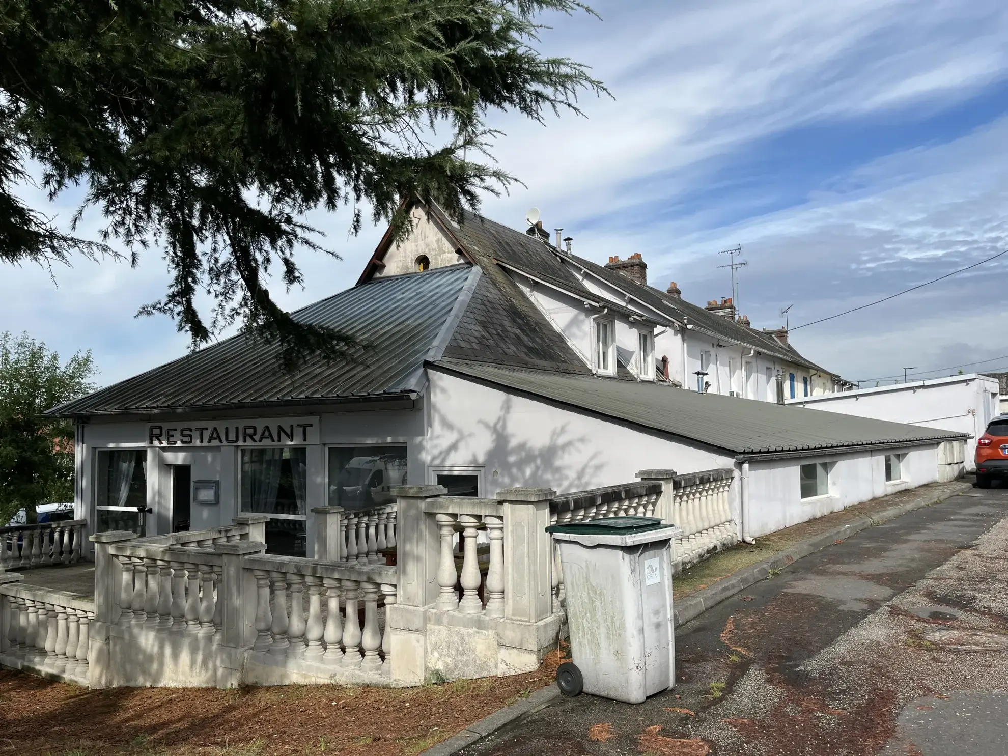 Immeuble de 480 m² à vendre au Trait, opportunité d'investissement 