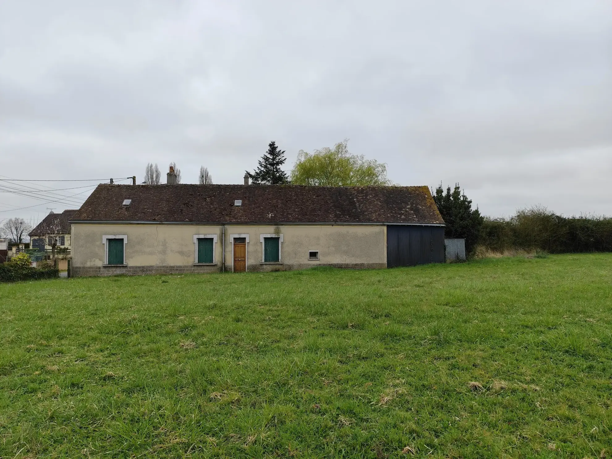Longère en pierre à Dangeul - Possibilité de rénovation et terrain divisible de 5860 m² 