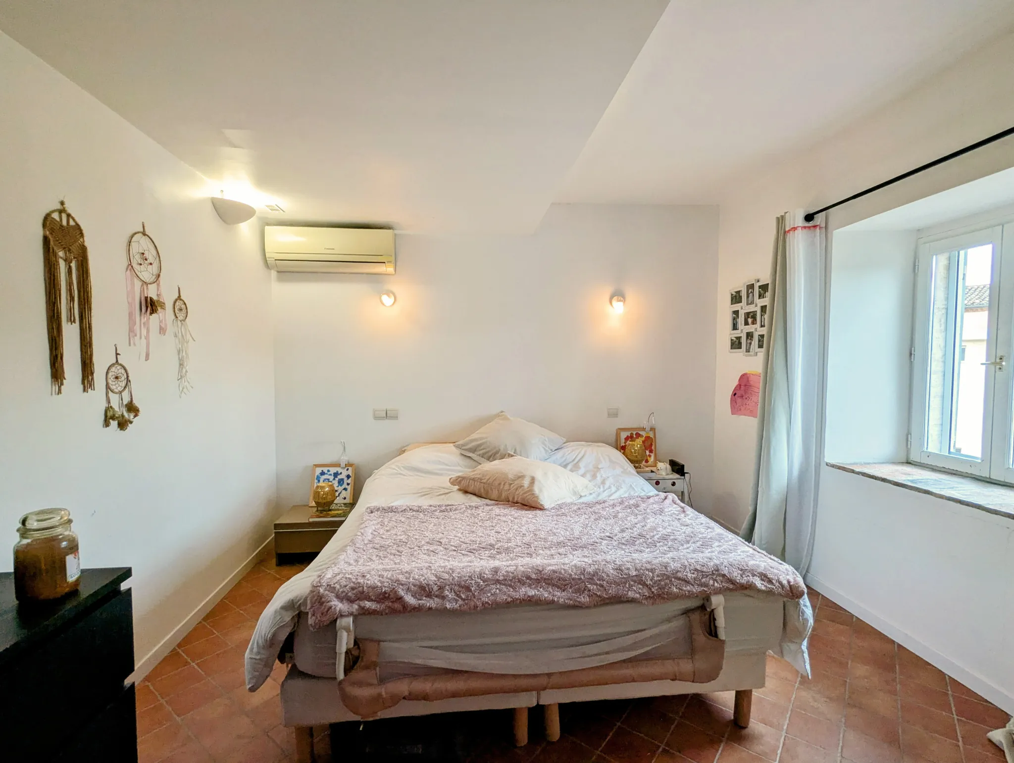 Spacieux triplex avec terrasse tropézienne à Bédarieux, vue exceptionnelle 