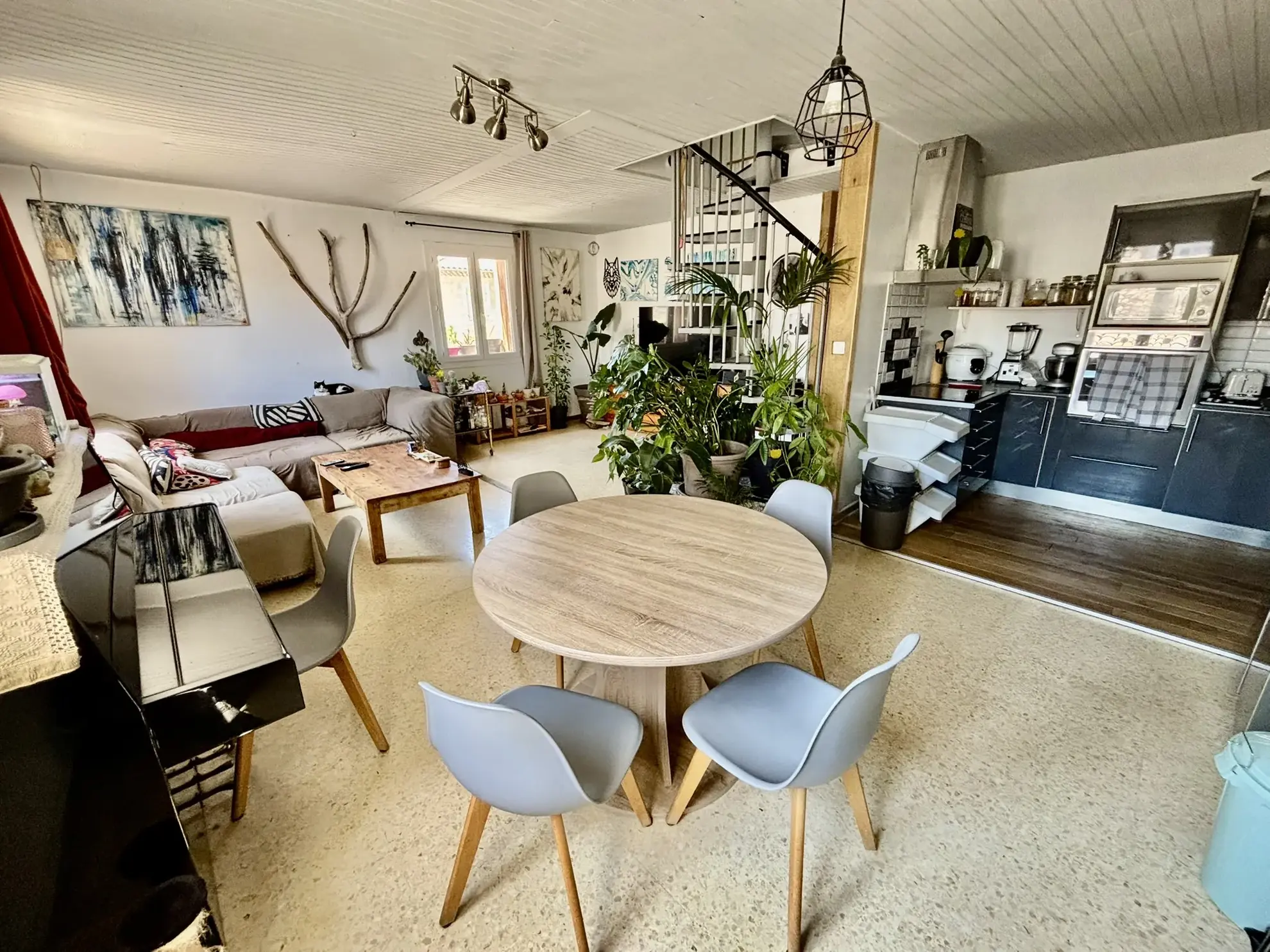 Appartement spacieux au cœur de Vaison la Romaine avec parking et grenier aménageable