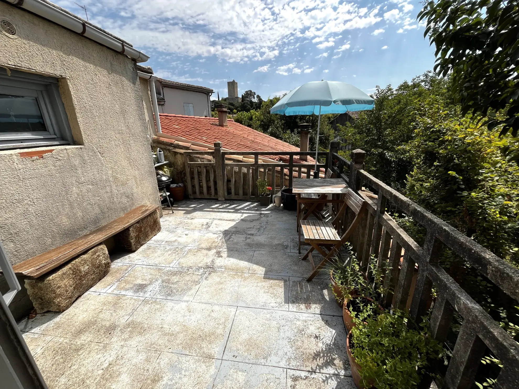 Appartement moderne de 5 pièces avec terrasse et vue Château à Sommieres