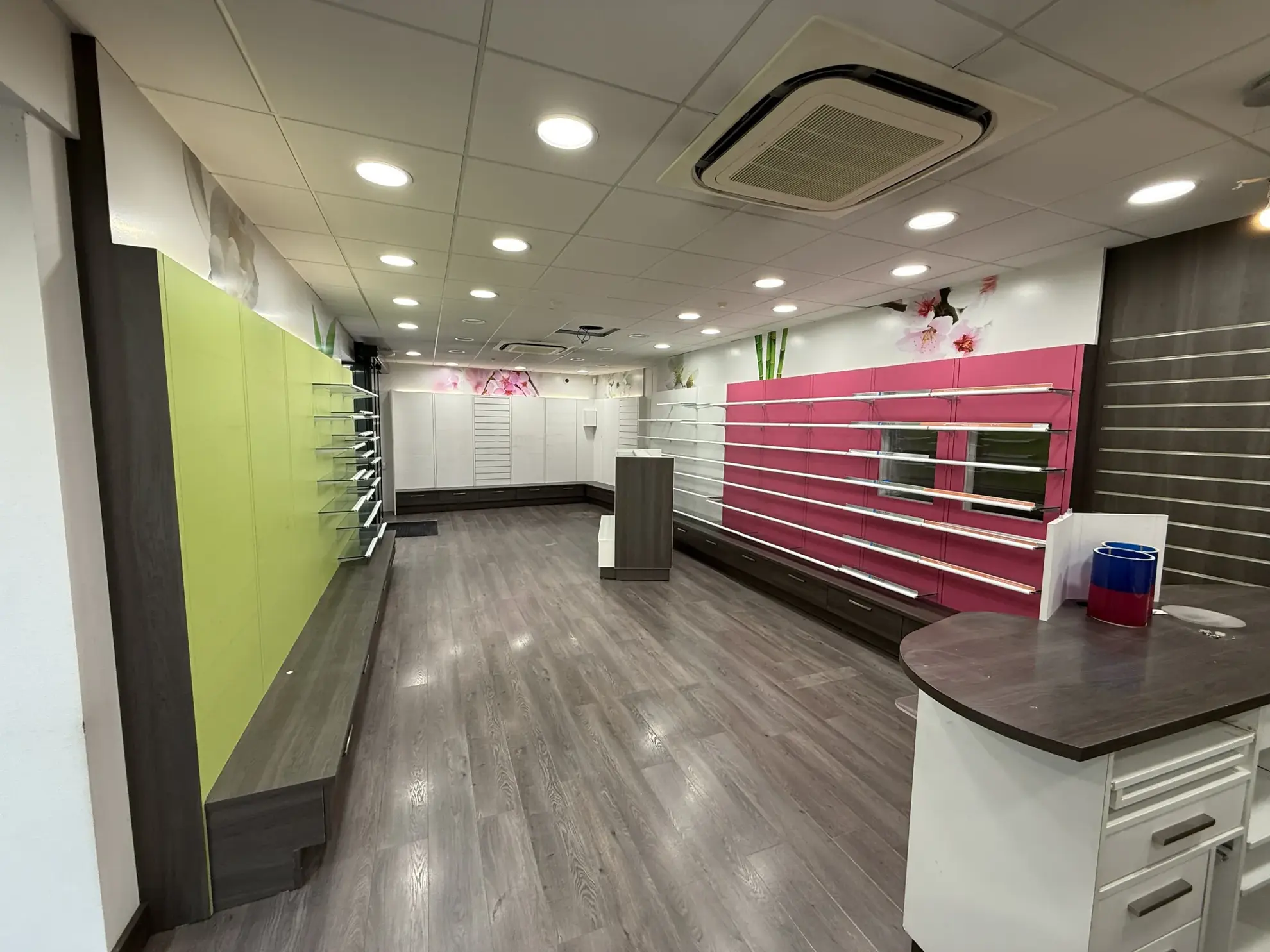 A vendre local commercial à Saint Affrique - Emplacement passants 