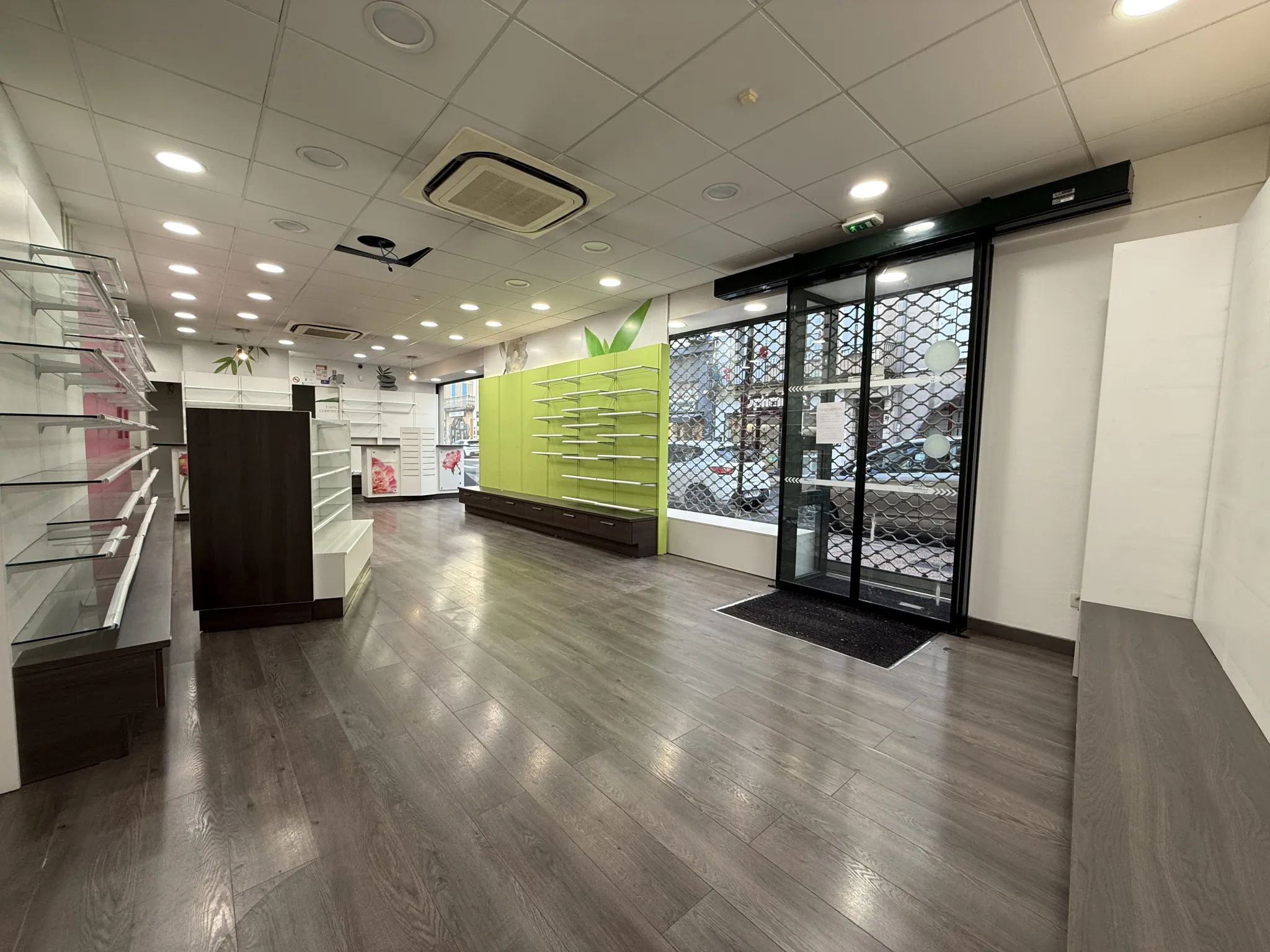 A vendre local commercial à Saint Affrique - Emplacement passants