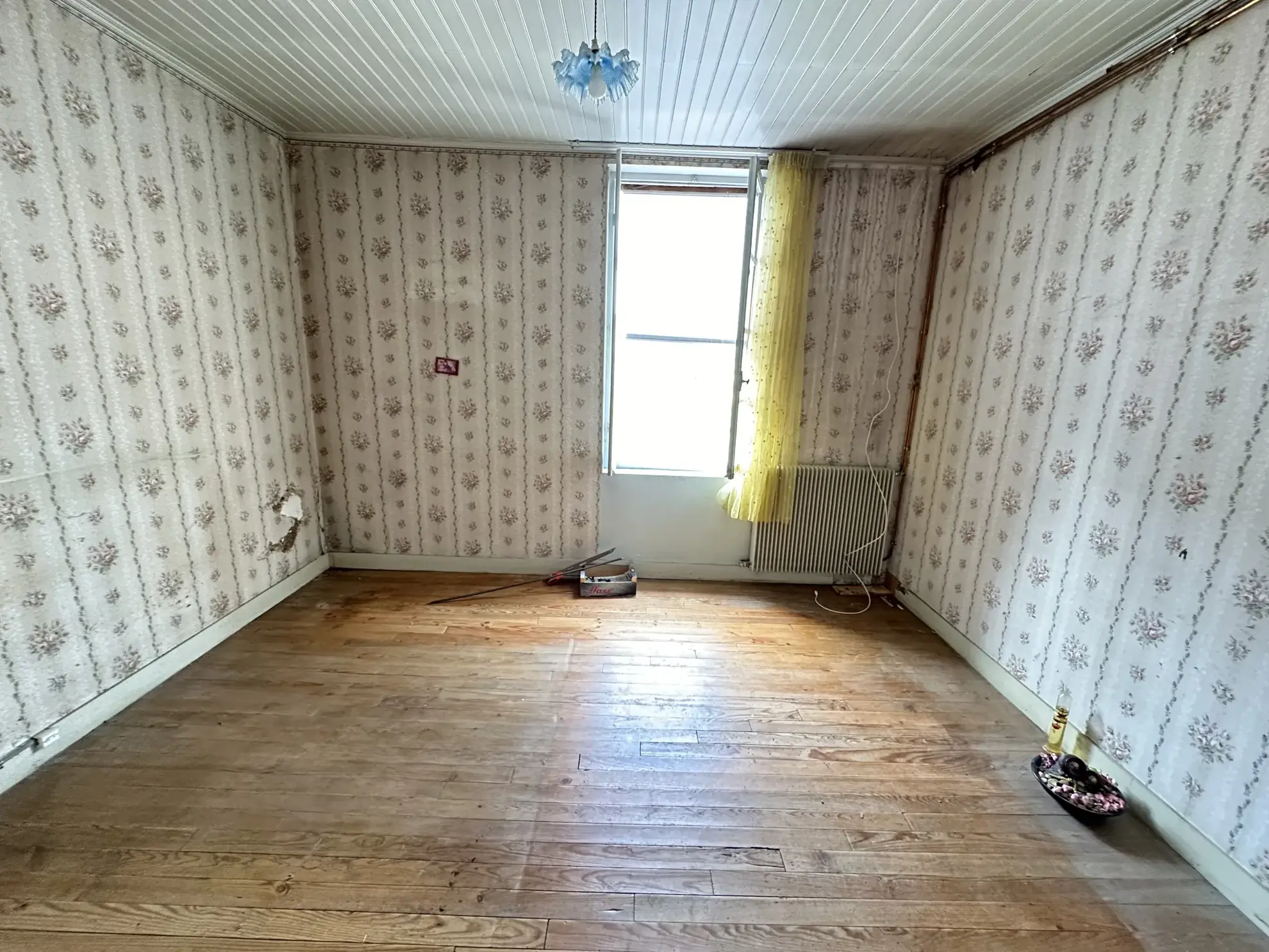 Longère en pierre à Sainte-Bazeille avec fort potentiel d'investissement 