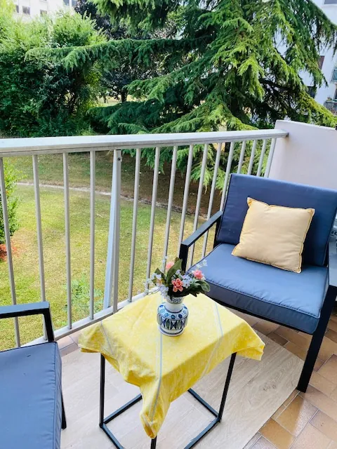 Appartement T4 à Échirolles avec balcon et parking - Prix attractif