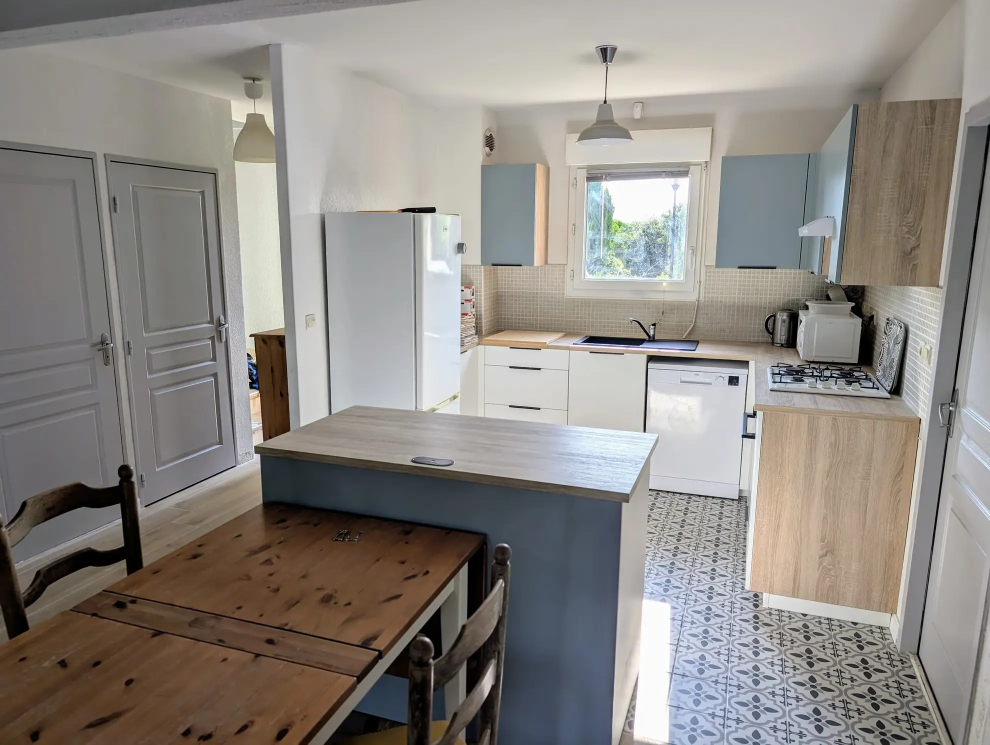 Maison de 81 m² avec jardin, garage et vue panoramique à Nîmes 