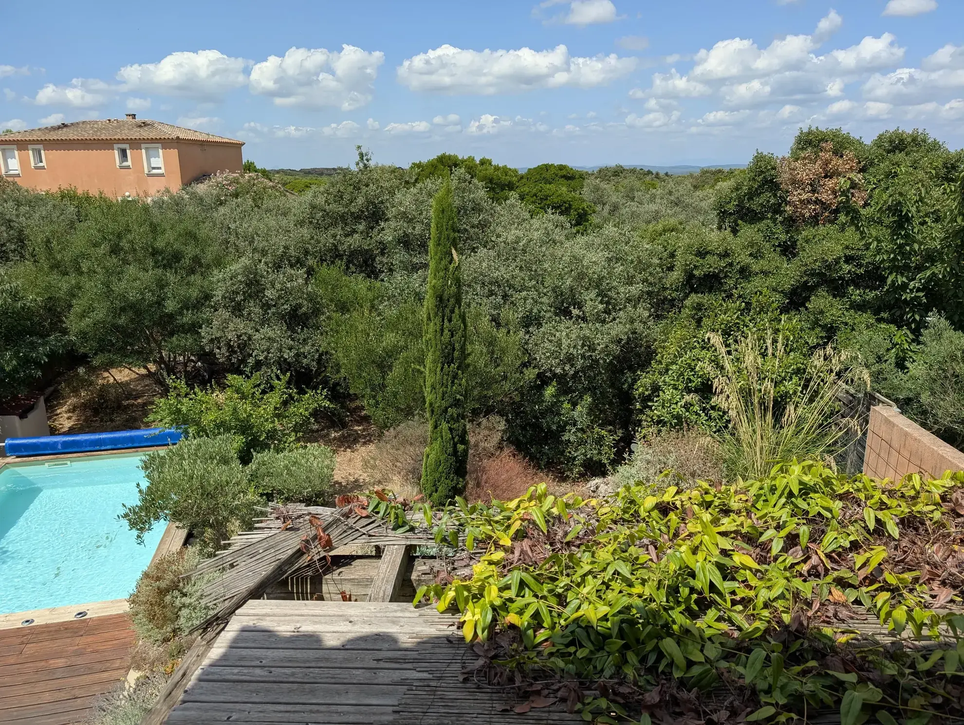 Maison de 81 m² avec jardin, garage et vue panoramique à Nîmes 