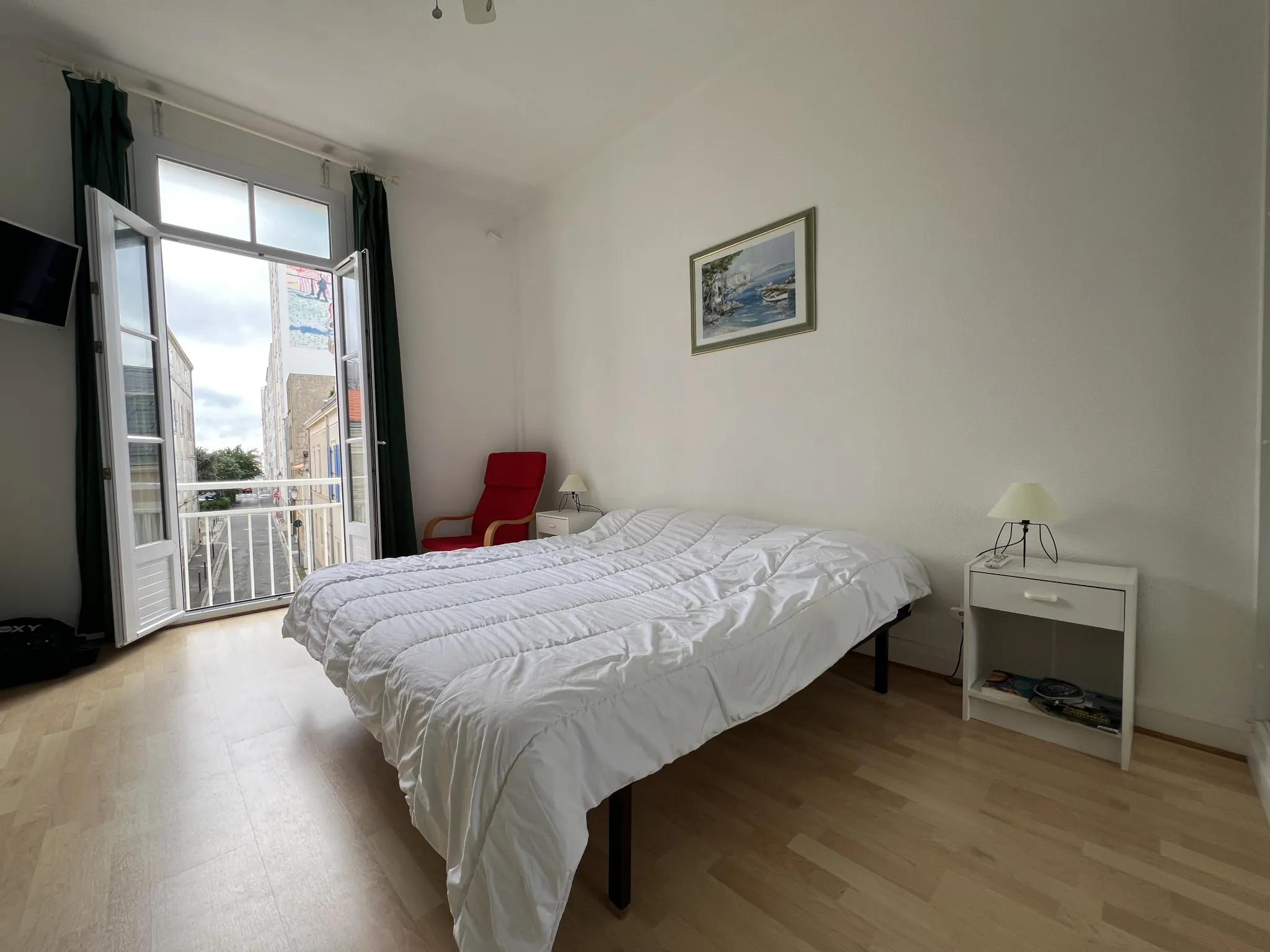 Appartement avec vue latérale sur la mer à Les Sables d'Olonne, proche du centre-ville 