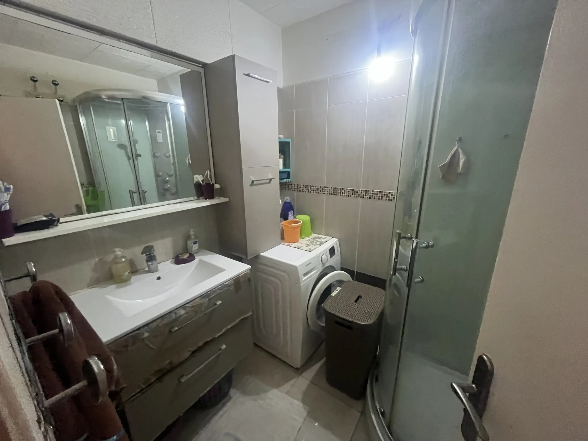 Appartement 3 pièces traversant avec terrasse et loggia à Menton 