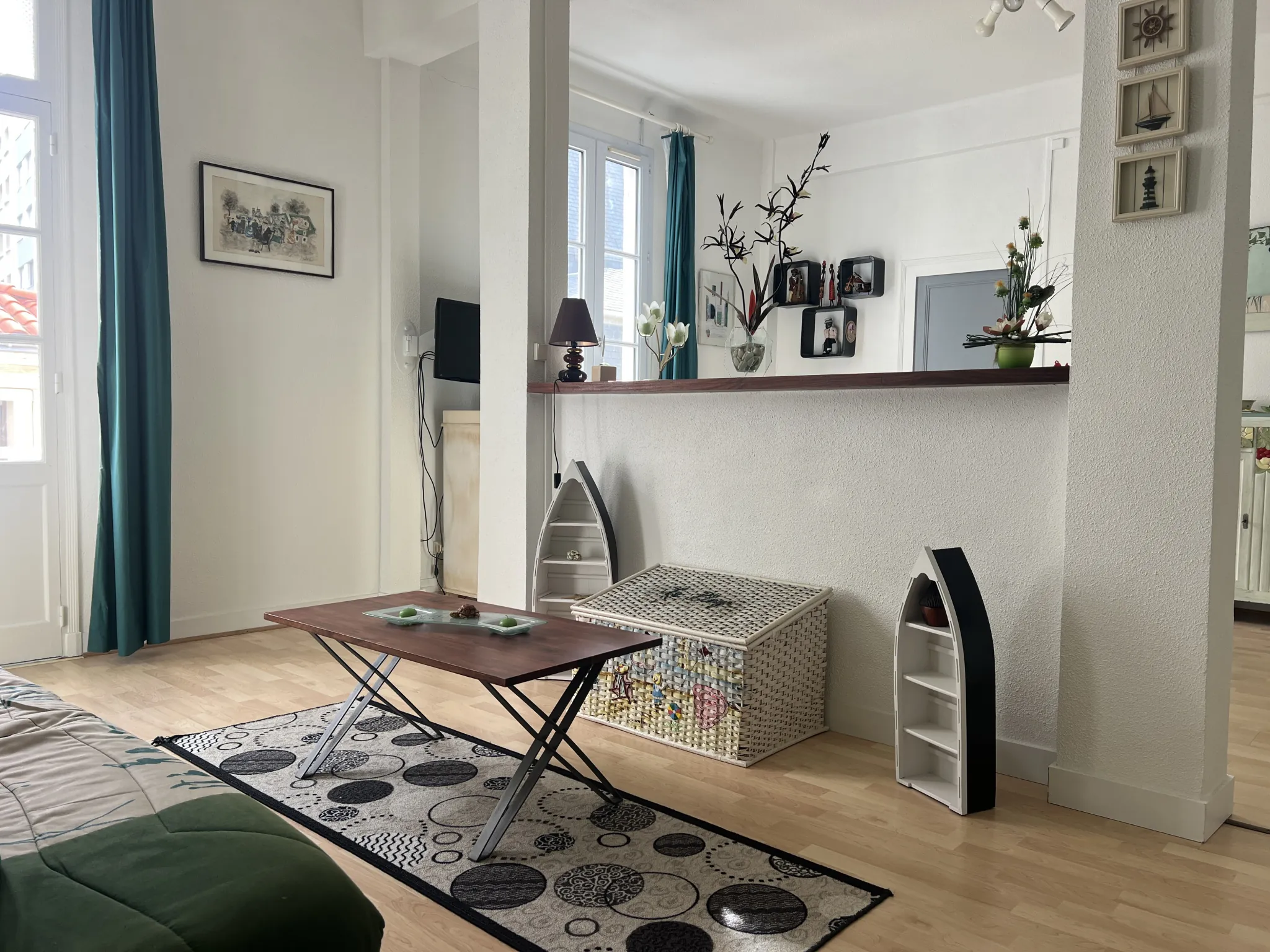 Appartement avec vue latérale sur la mer à Les Sables d'Olonne, proche du centre-ville 