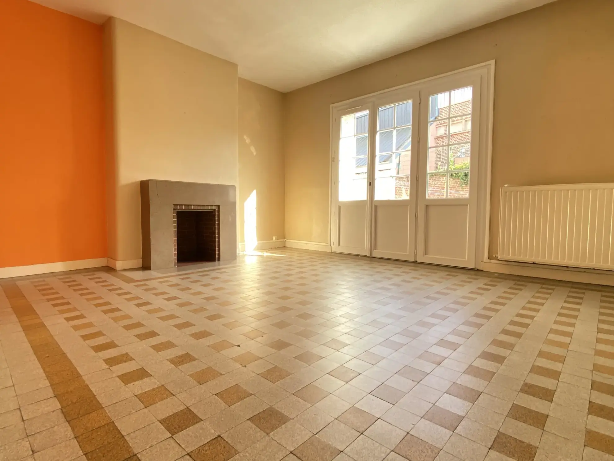 Maison de ville à vendre à Abbeville avec 3 chambres, jardin exposé et cave