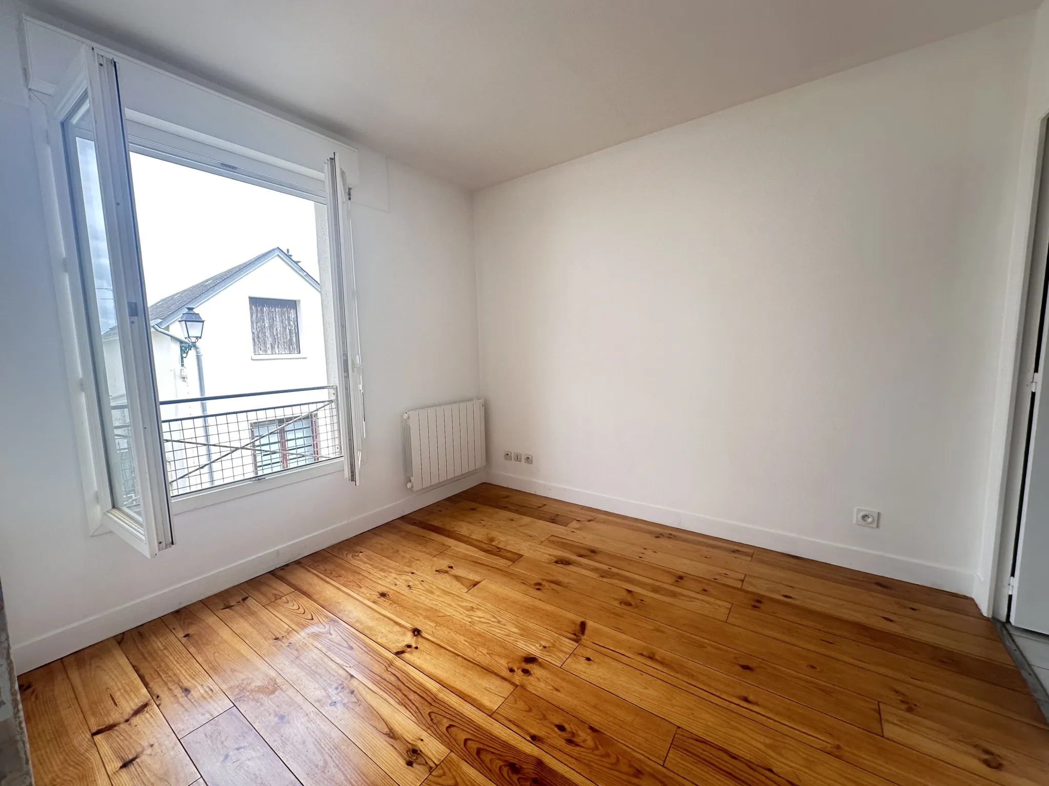 Appartement T2 de 31 m² à Auneau avec parking privé idéal premier achat ou investissement