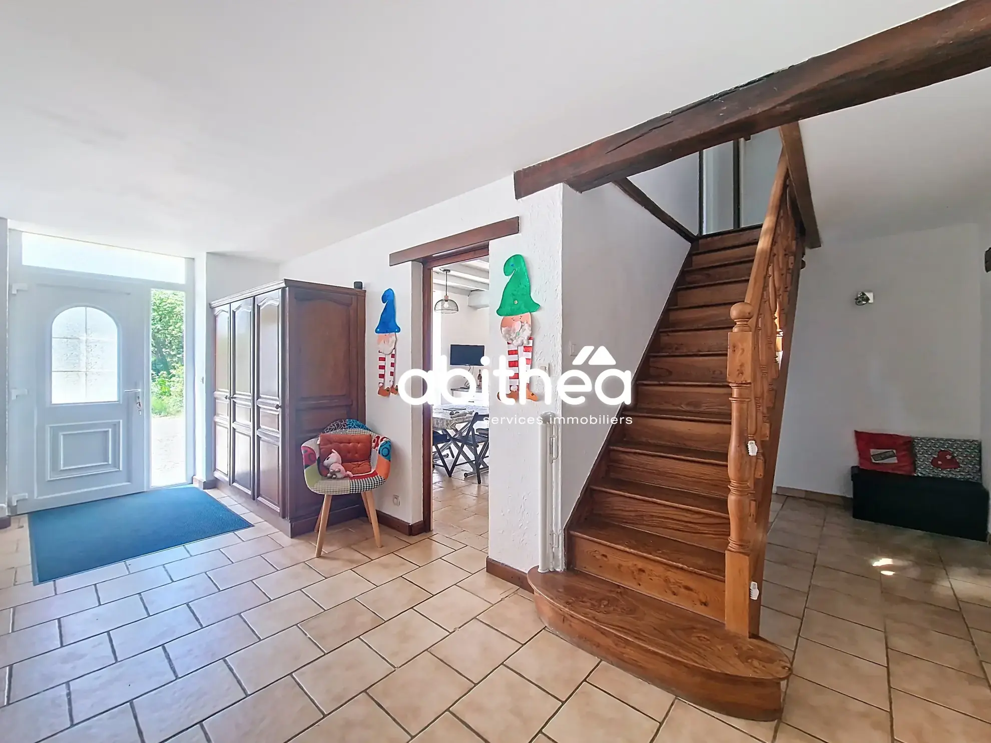 Charmante maison charentaise avec dépendances, 6 chambres et jardin clos à Clion